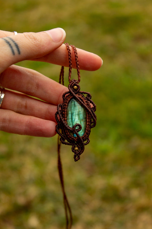 Labradorite • macrame necklace