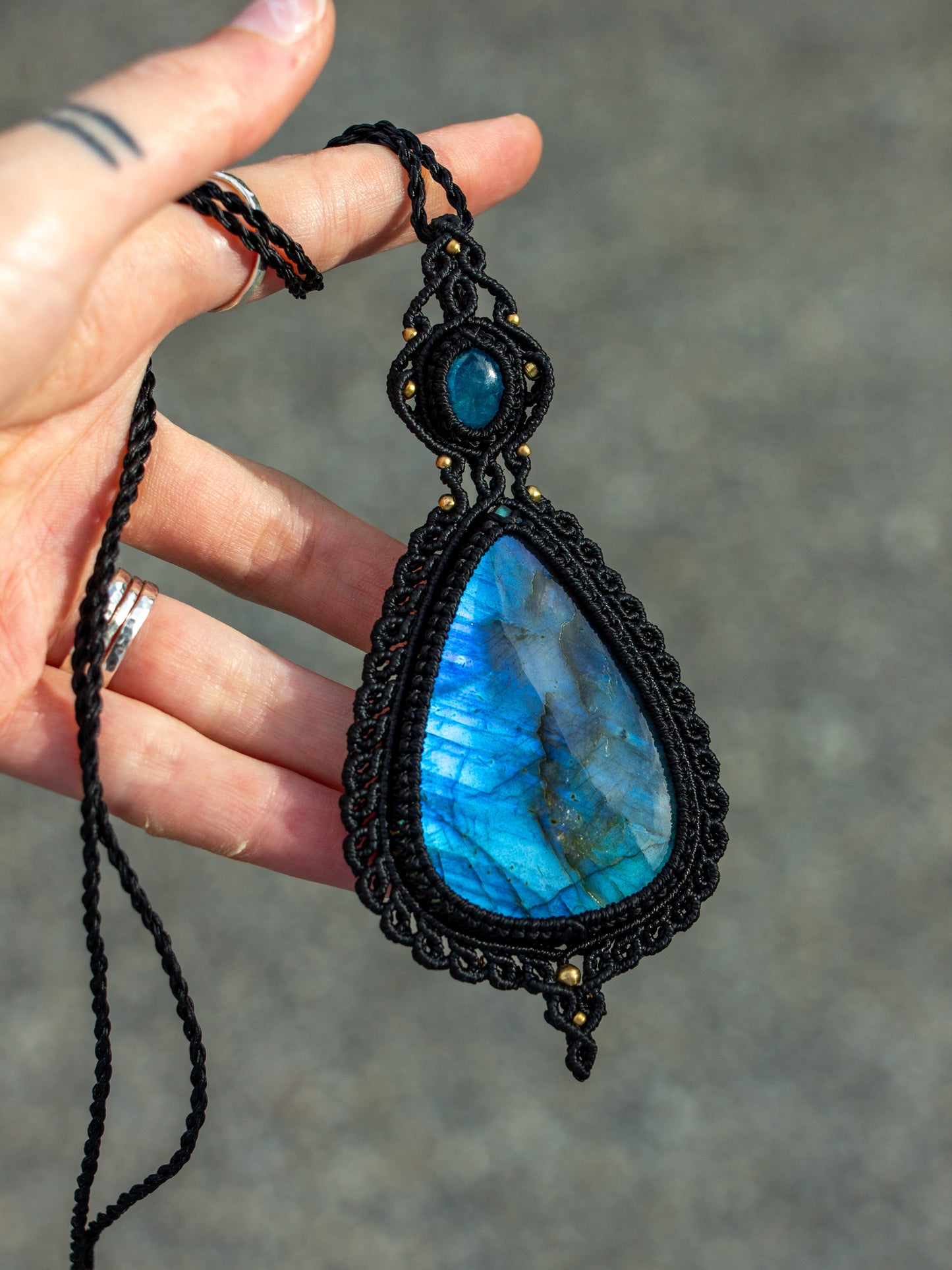 Apatite & Labradorite macrame necklace