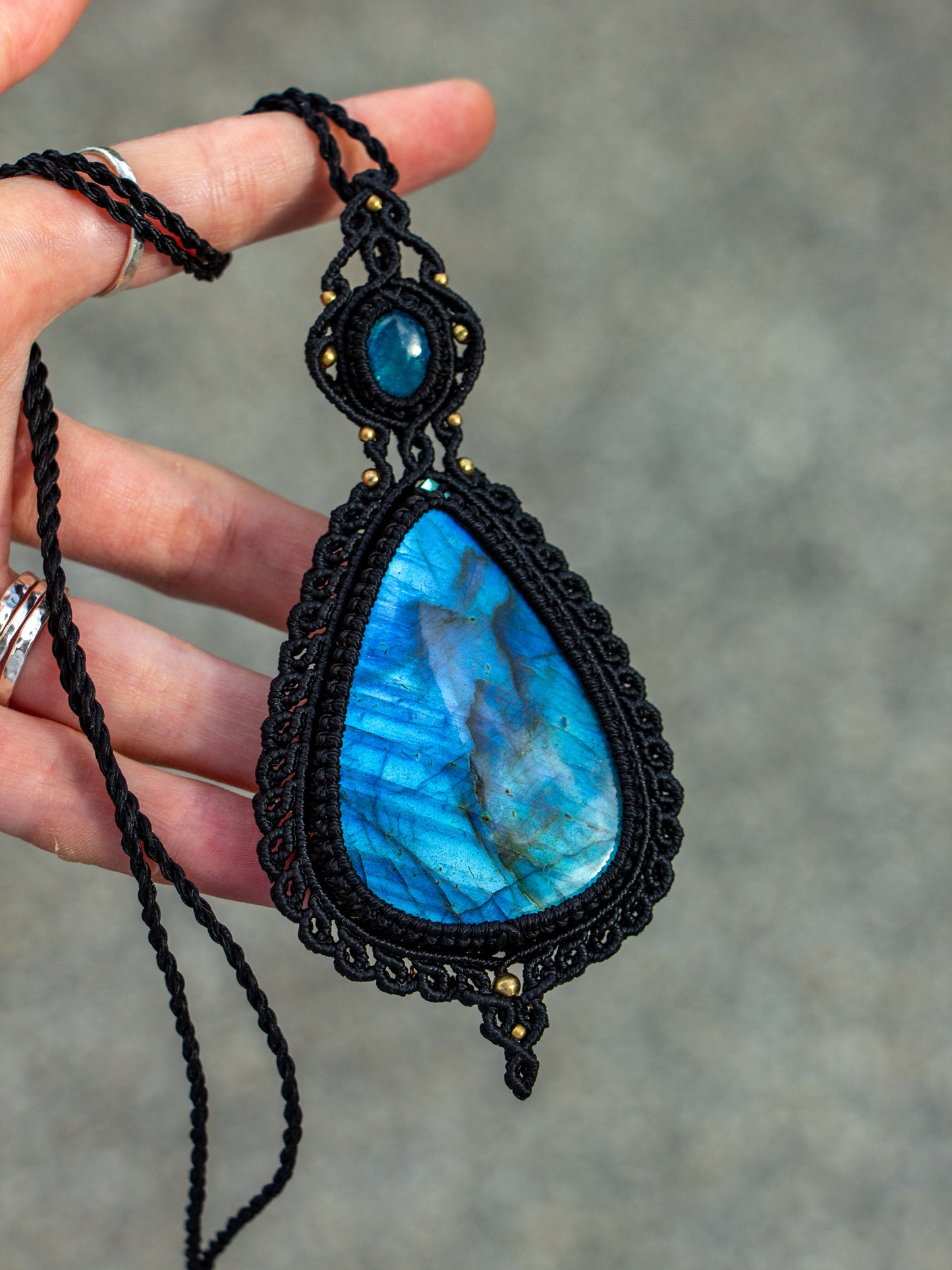 Apatite & Labradorite macrame necklace