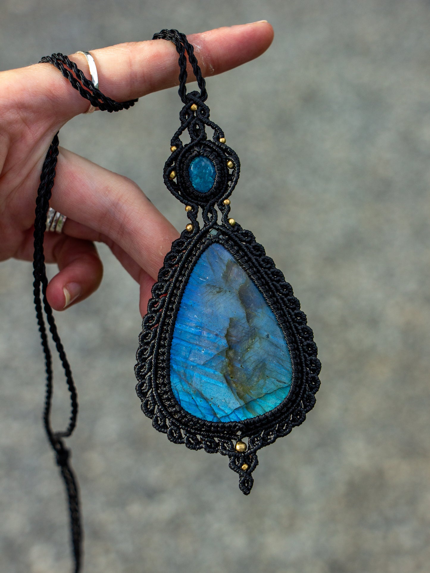 Apatite & Labradorite macrame necklace