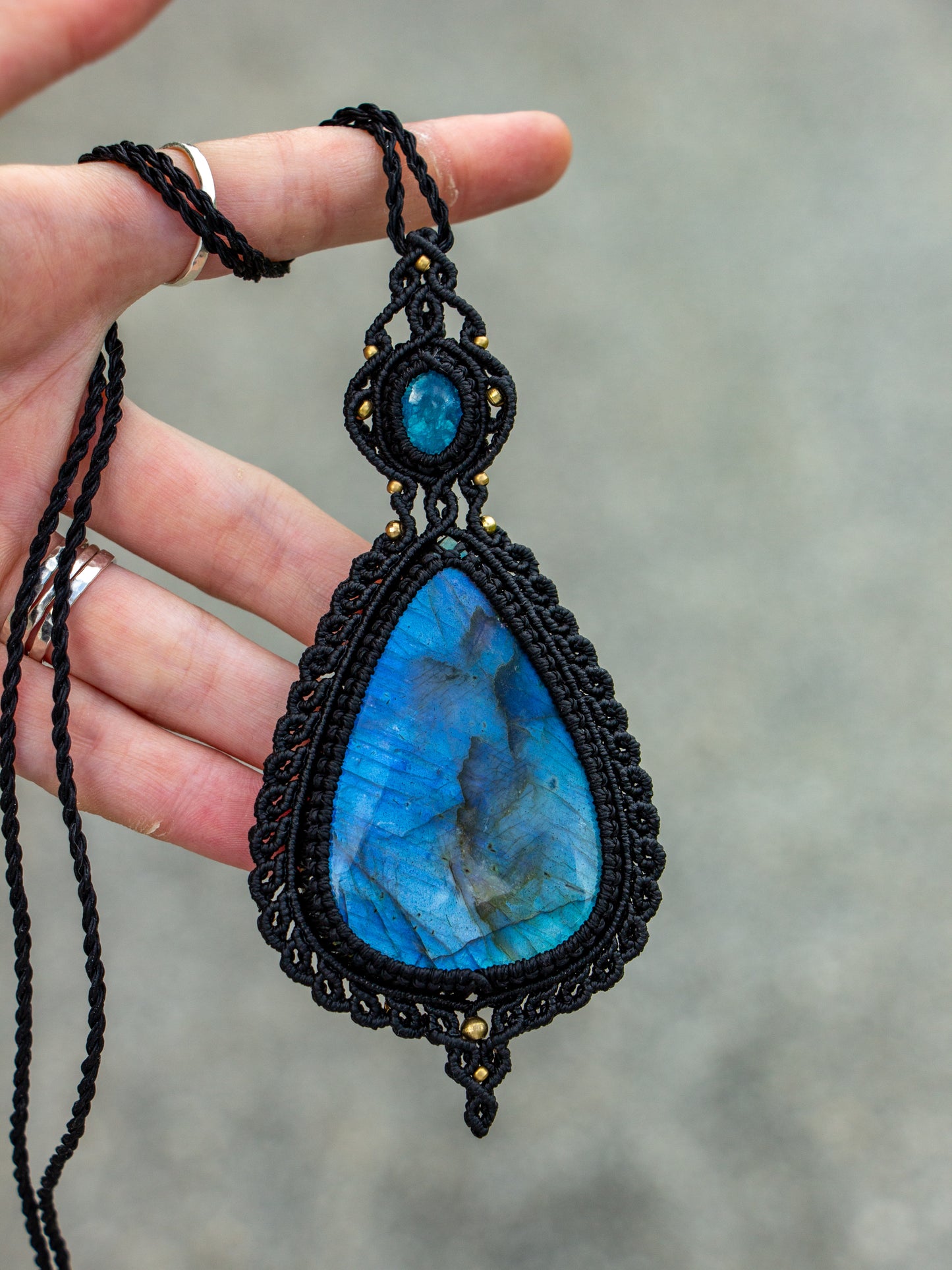Apatite & Labradorite macrame necklace