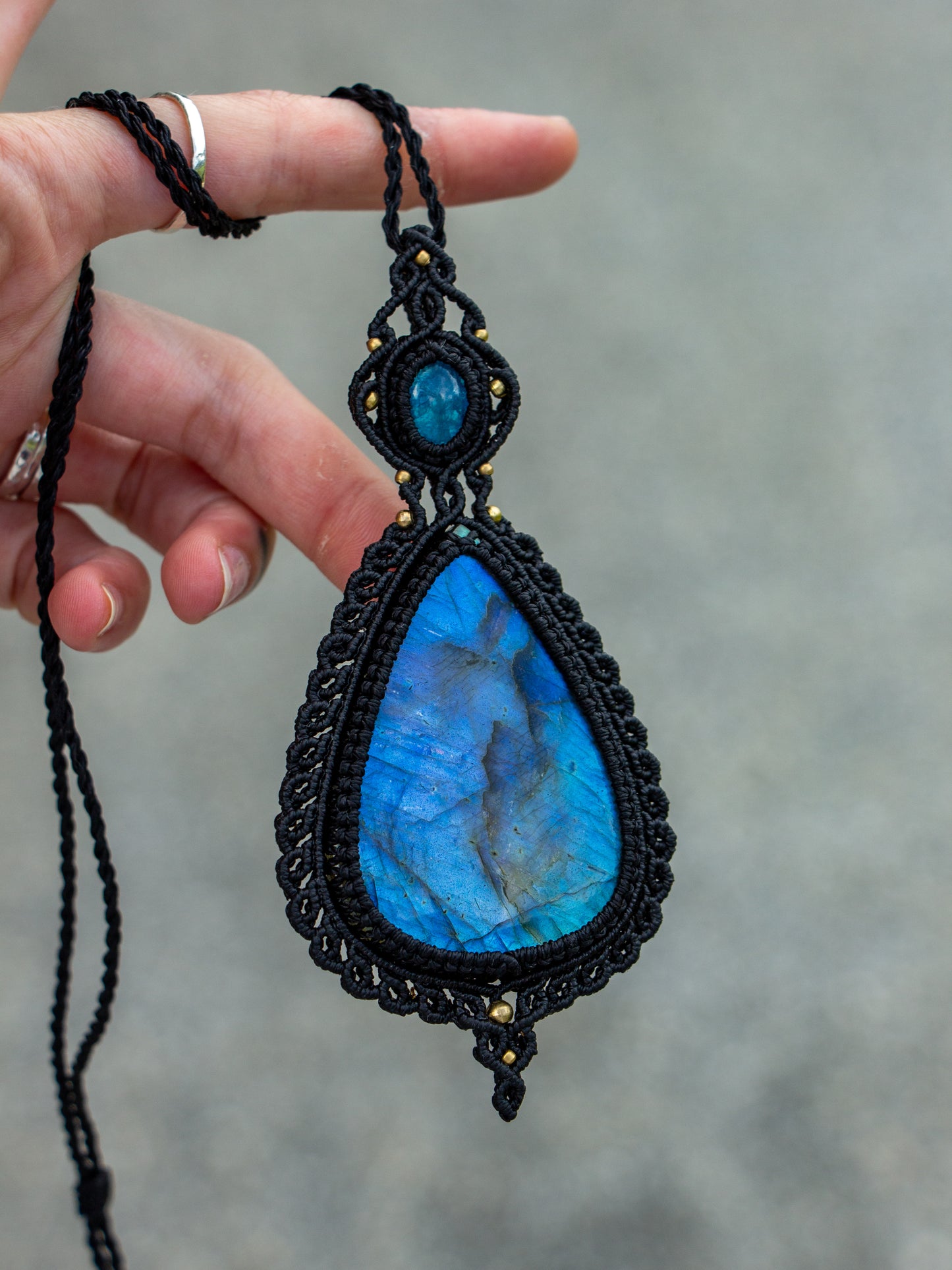 Apatite & Labradorite macrame necklace