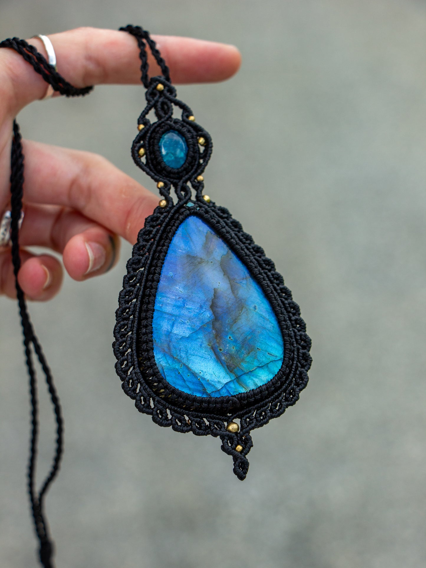 Apatite & Labradorite macrame necklace