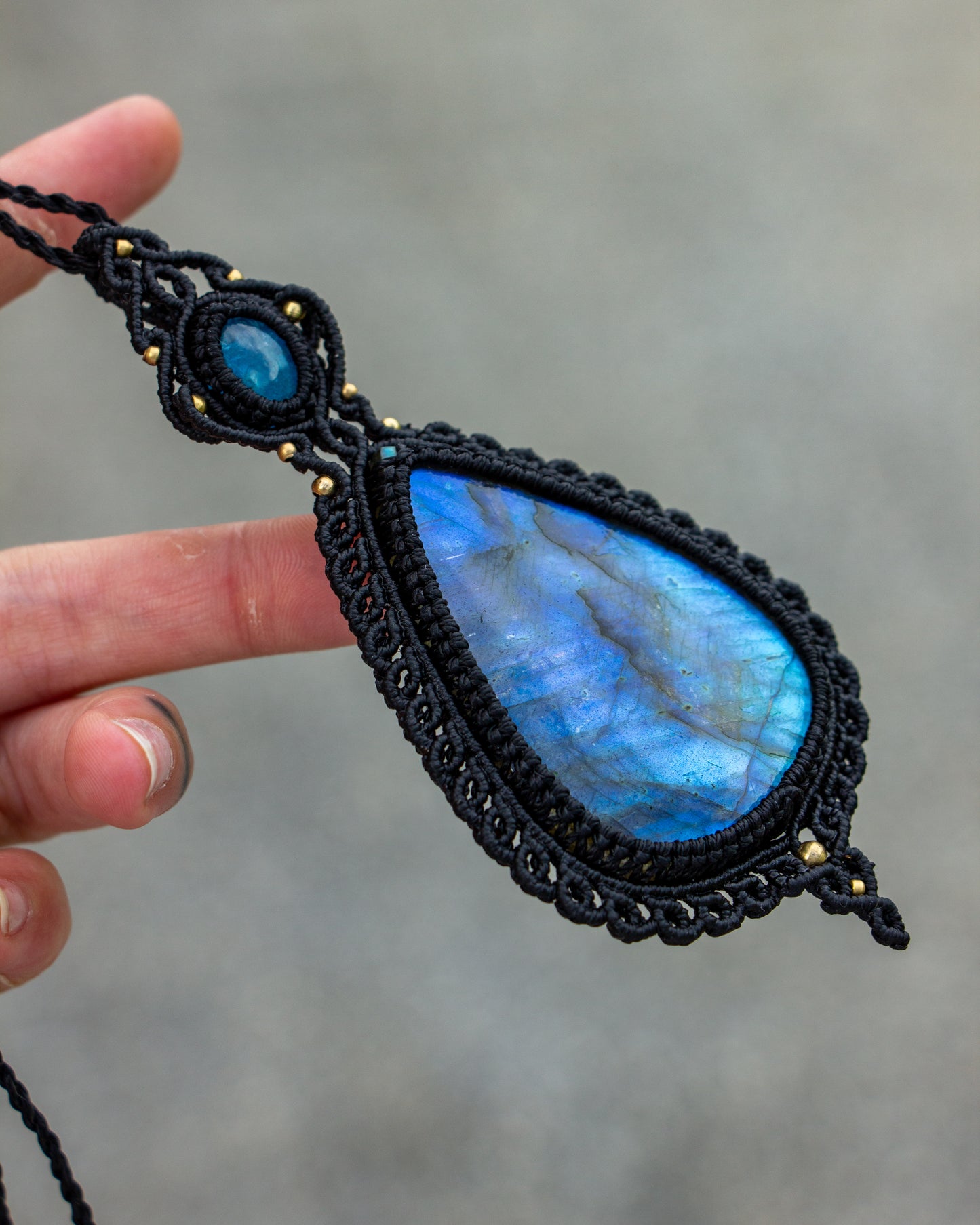 Apatite & Labradorite macrame necklace