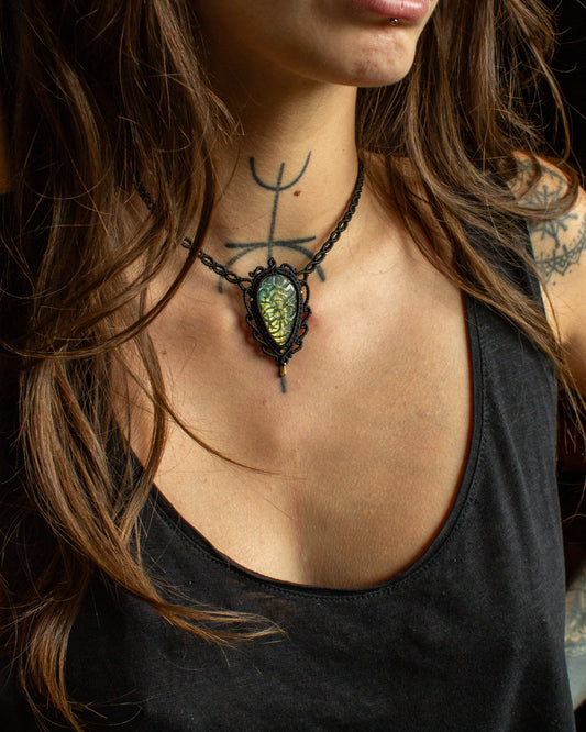 Labradorite • macrame necklace