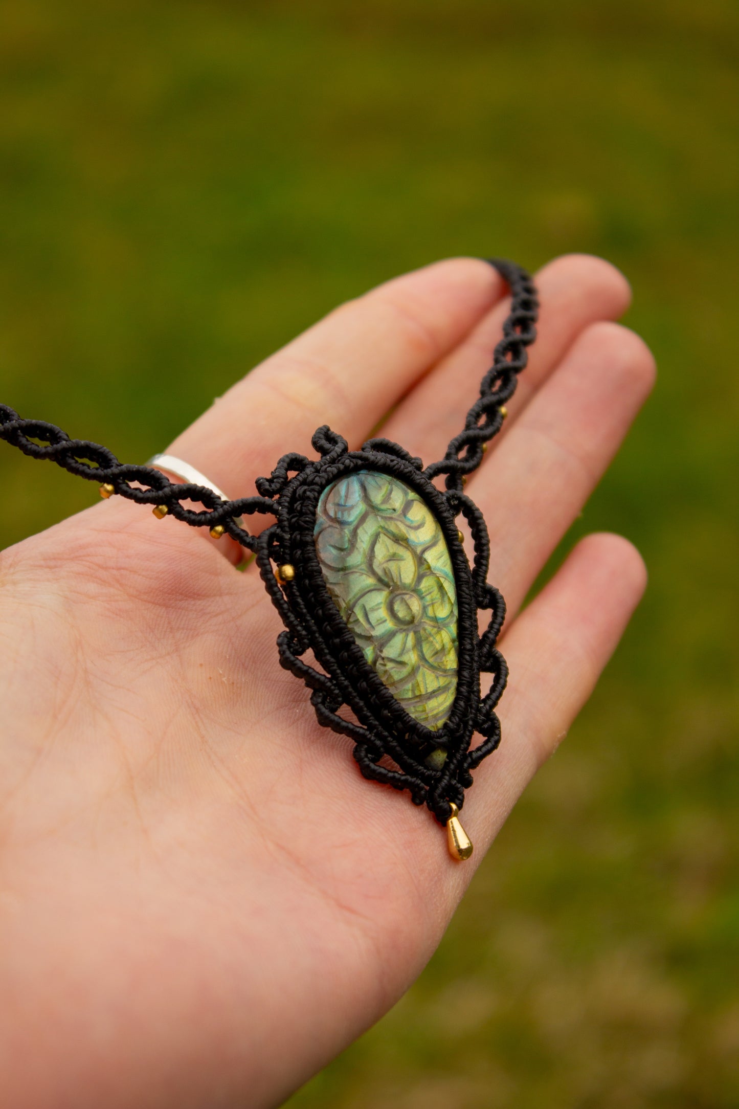 Labradorite • macrame necklace