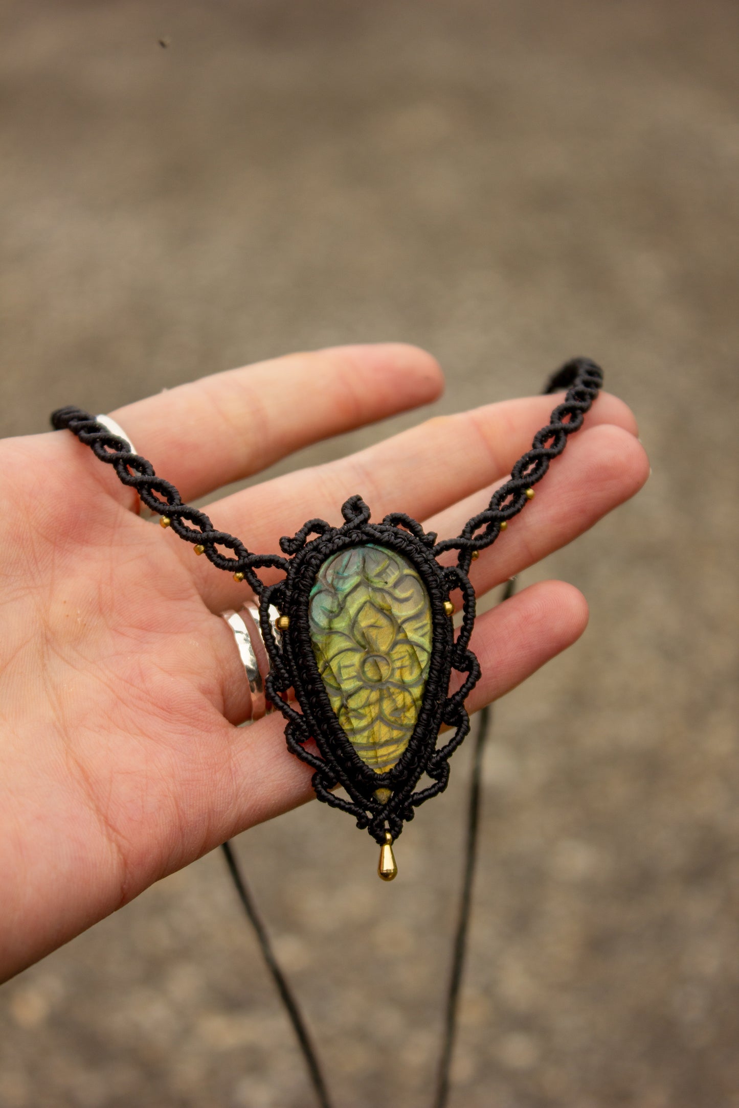 Labradorite • macrame necklace