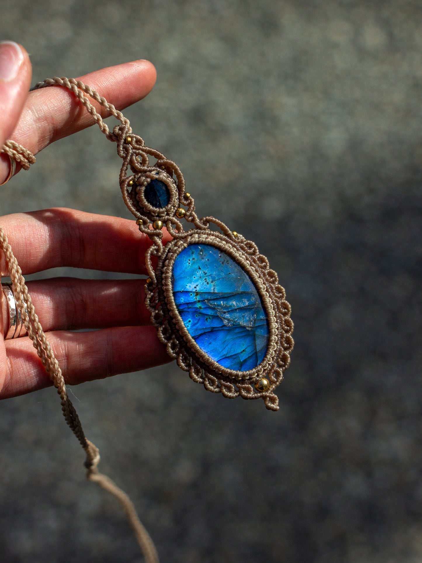 Kyanite & Labradorite macrame necklace
