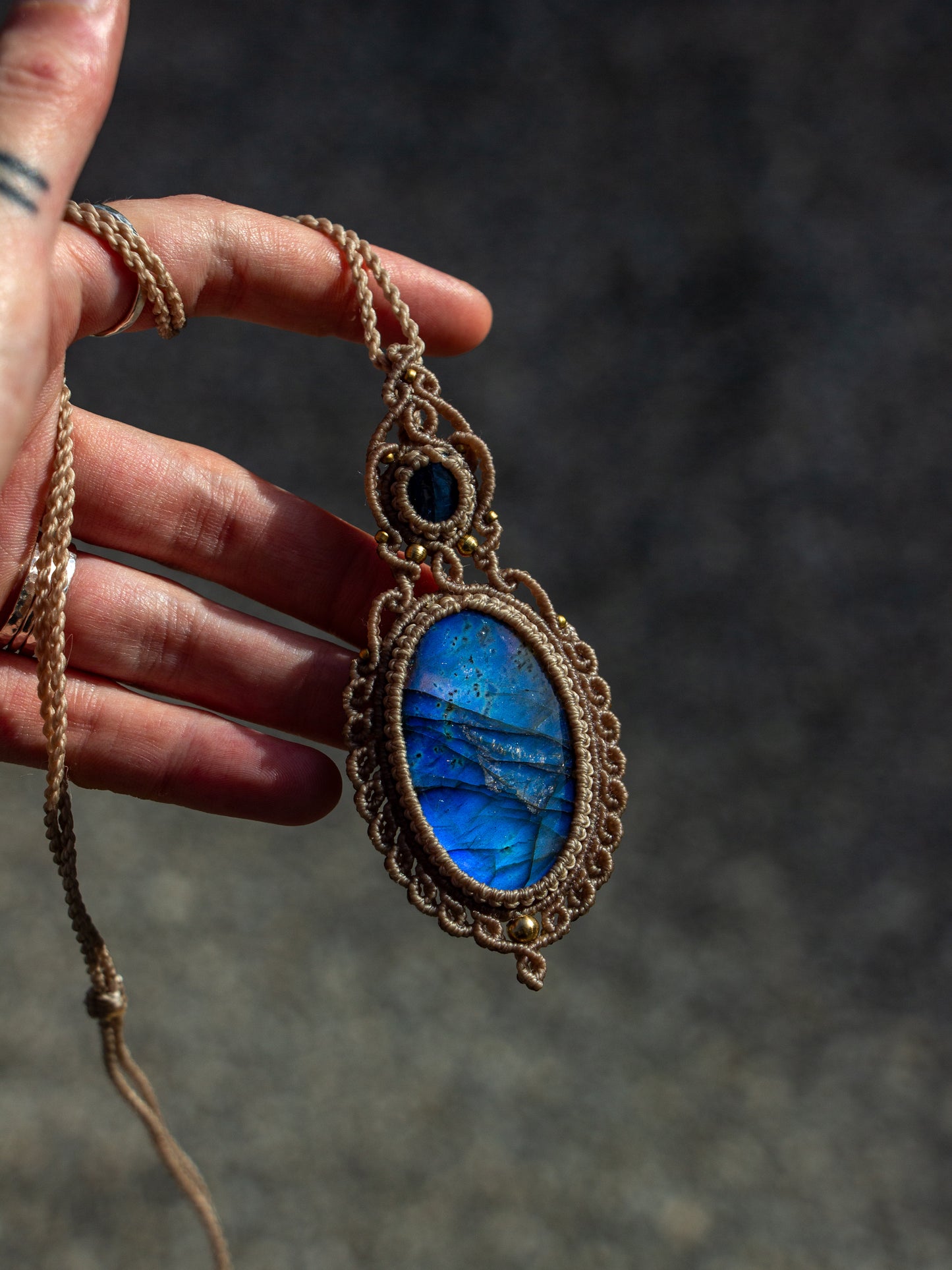 Kyanite & Labradorite macrame necklace