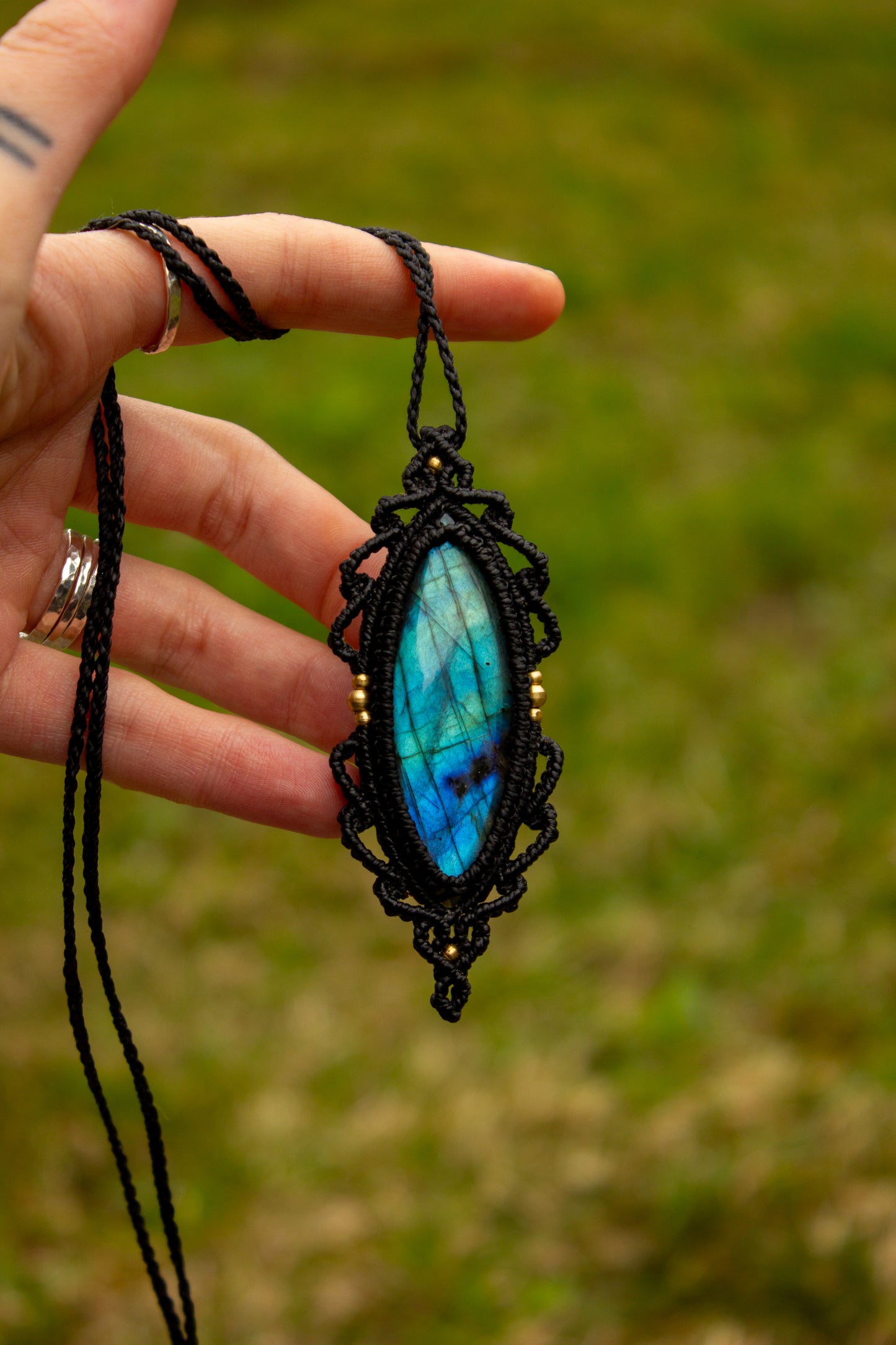Labradorite • macrame necklace