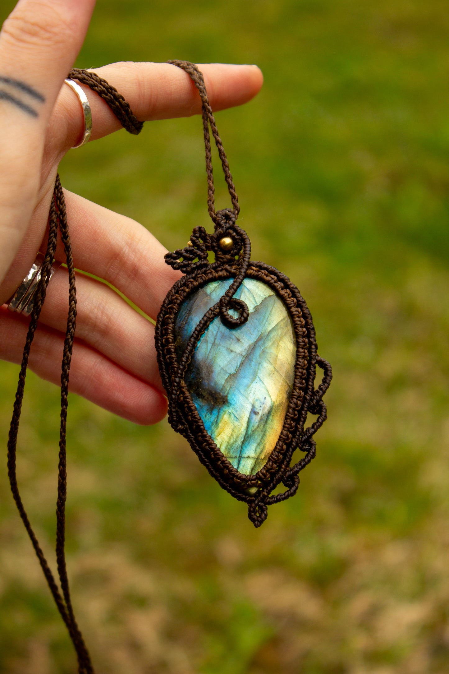 Labradorite • macrame necklace