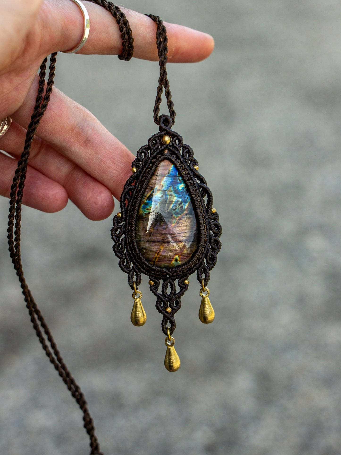 Labradorite macrame necklace