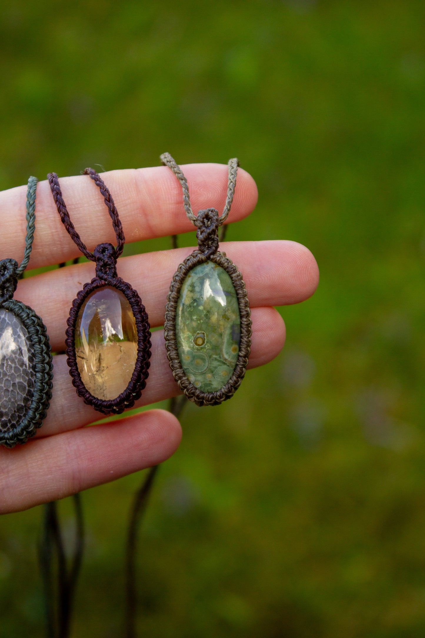 simple macrame necklace