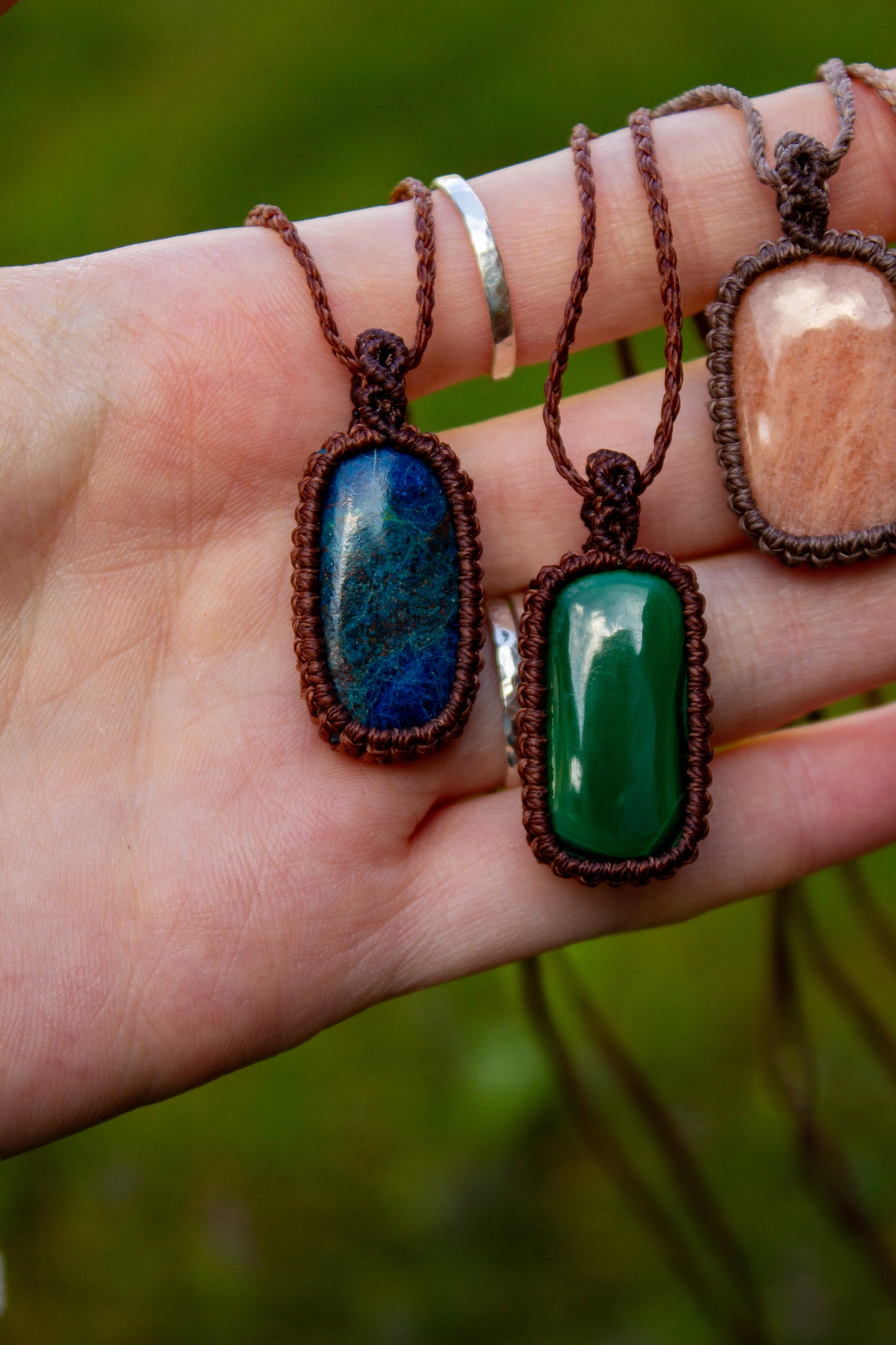simple macrame necklace