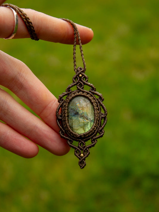 Labradorite • macrame necklace