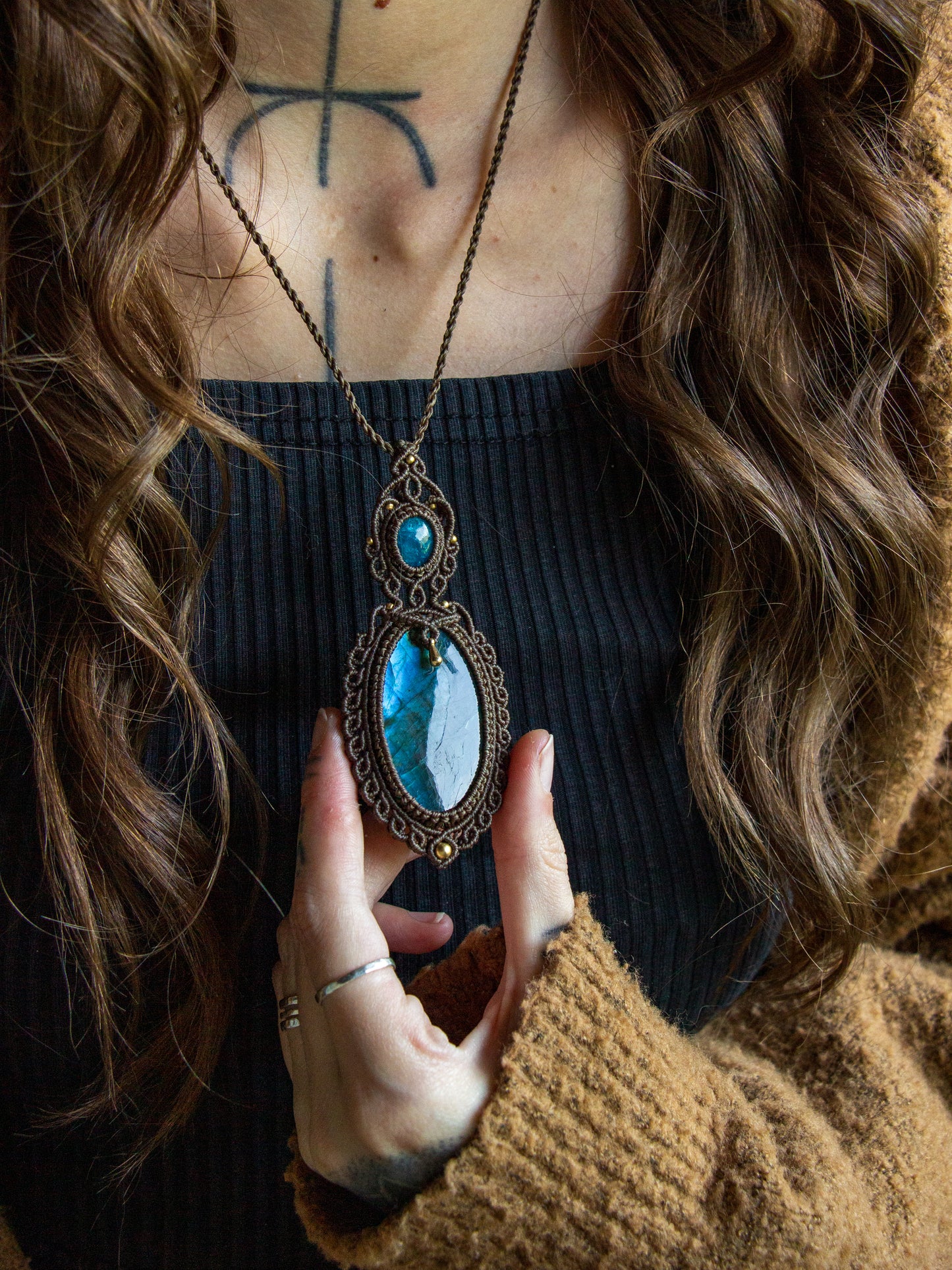 Apatite & Labradorite macrame necklace
