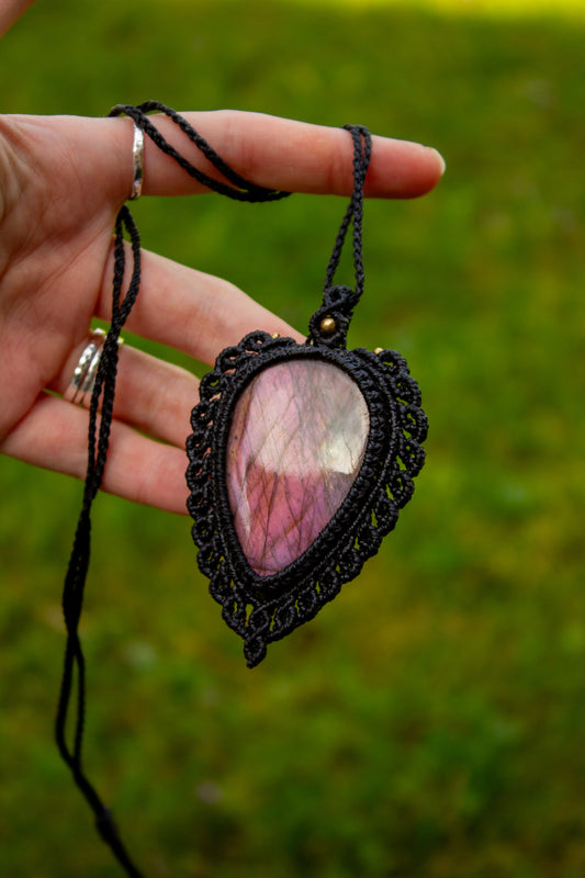 Labradorite macrame necklace