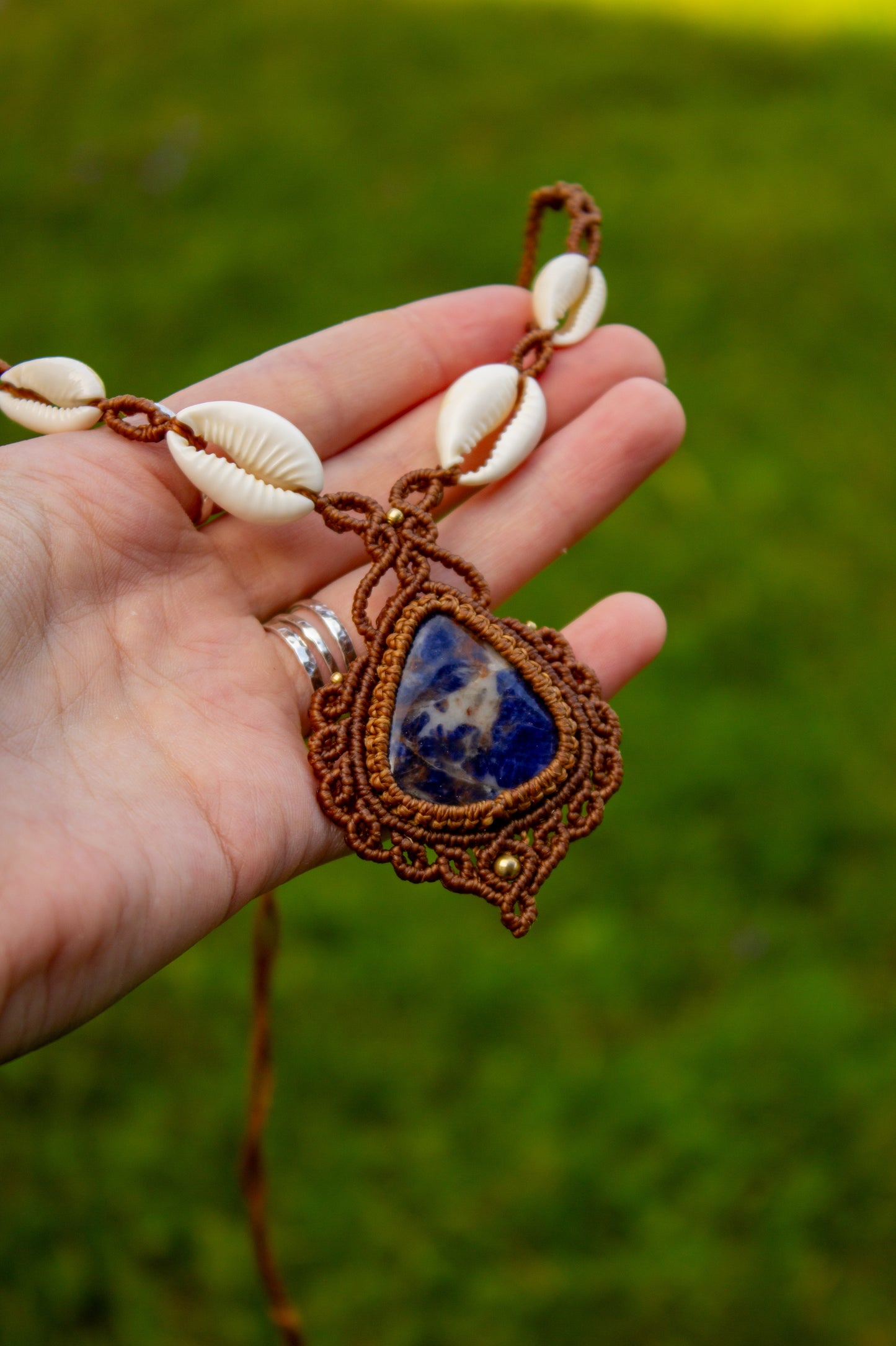 Sodalite & cowrie shells macrame necklace