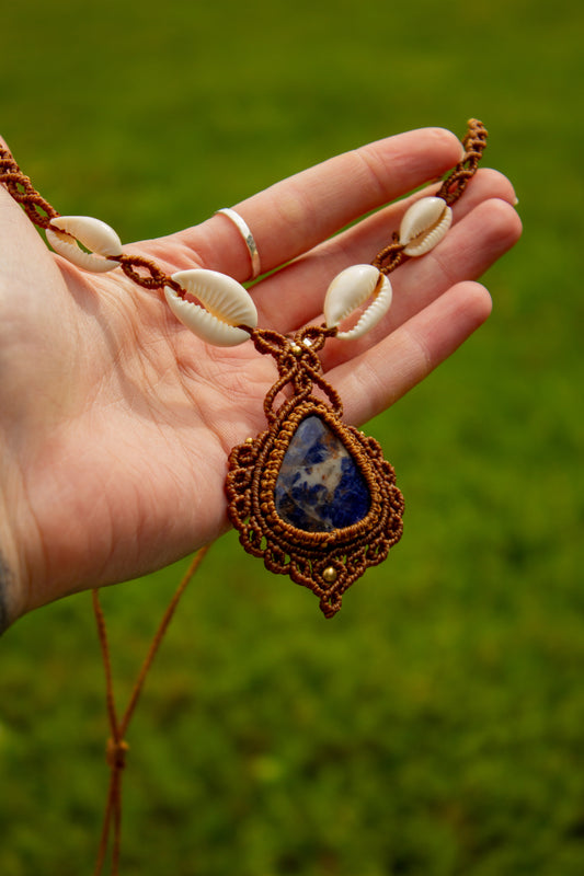 Sodalite & cowrie shells macrame necklace