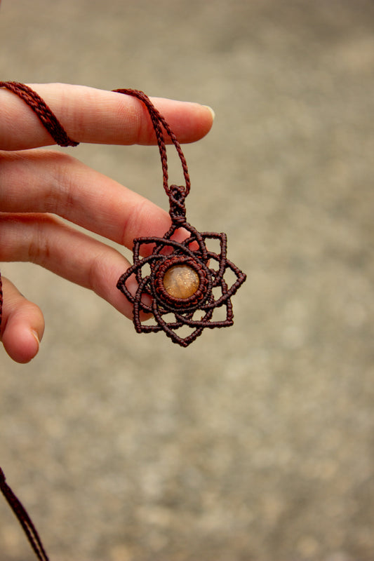 Confetti Sunstone macrame necklace