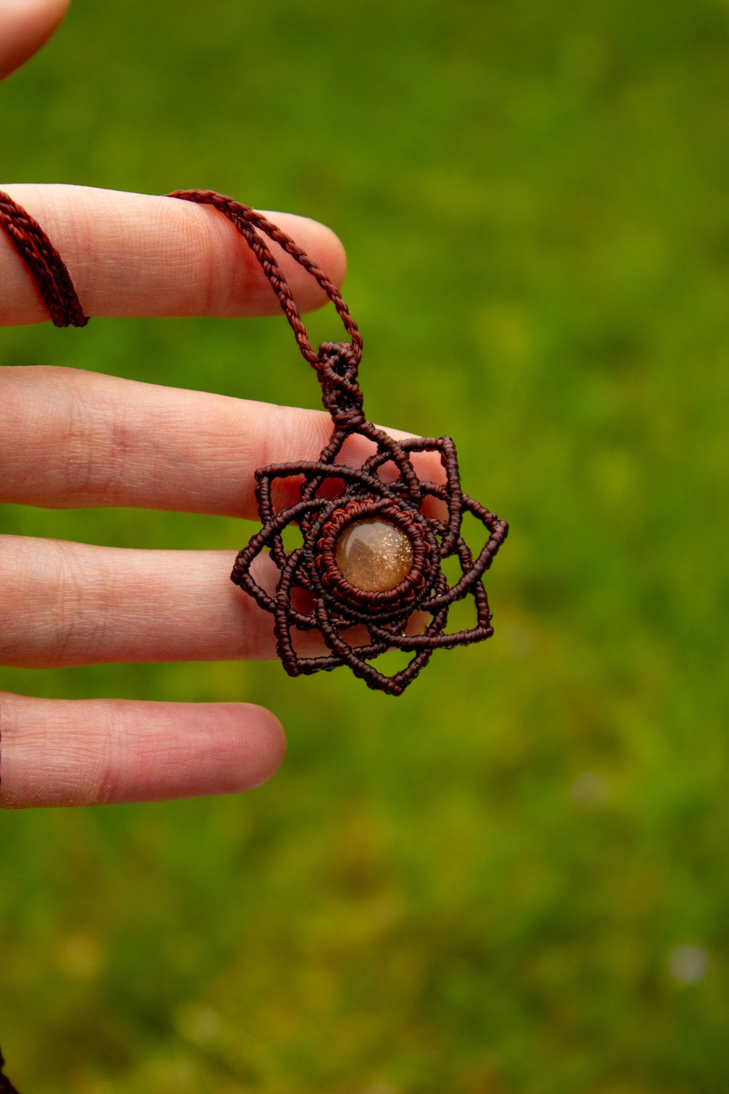 Confetti Sunstone macrame necklace