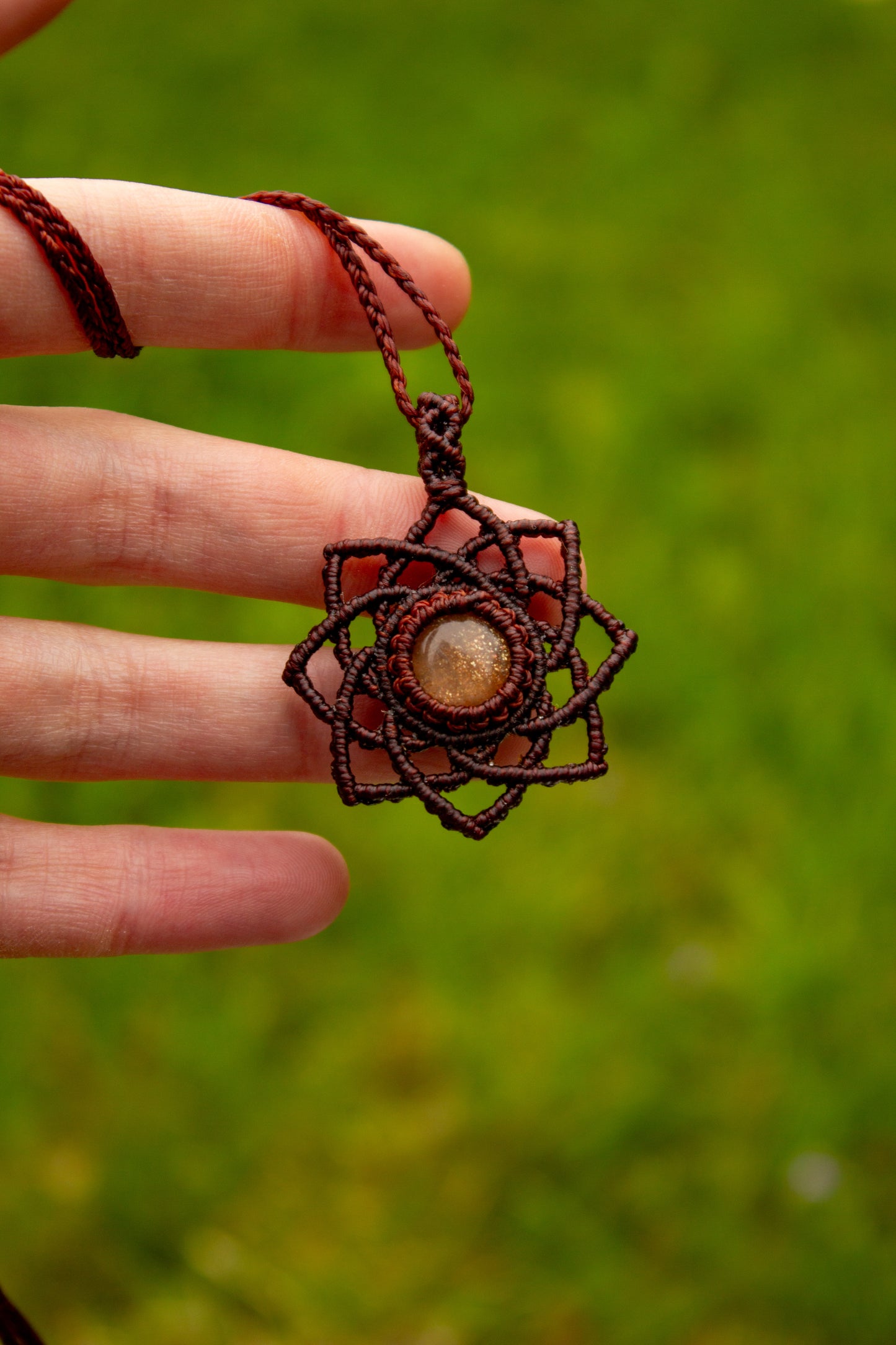 Confetti Sunstone macrame necklace