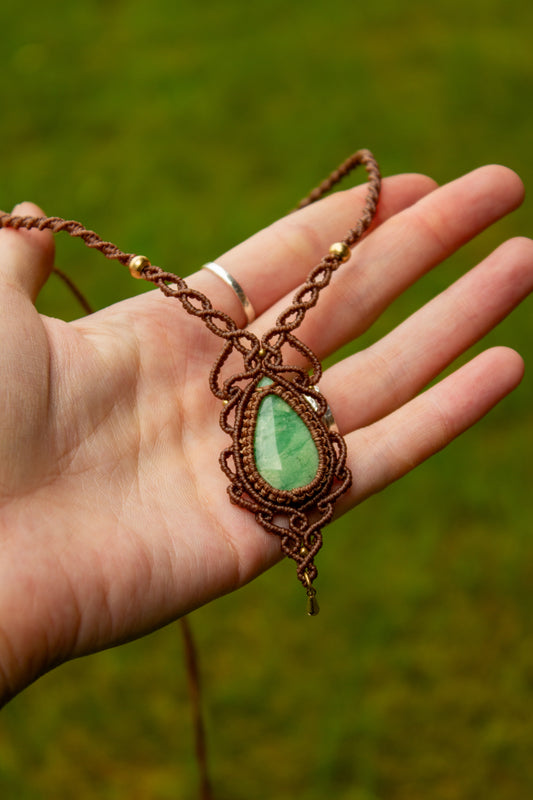 Chrysoprase macrame necklace