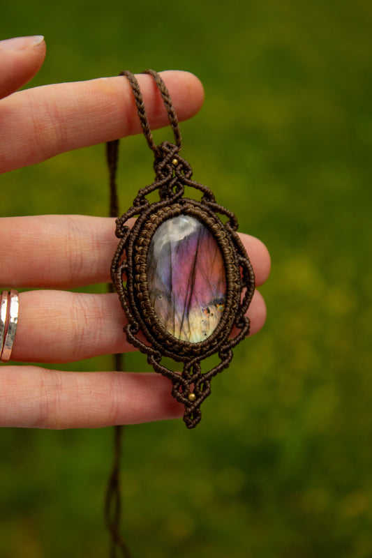 Labradorite macrame necklace
