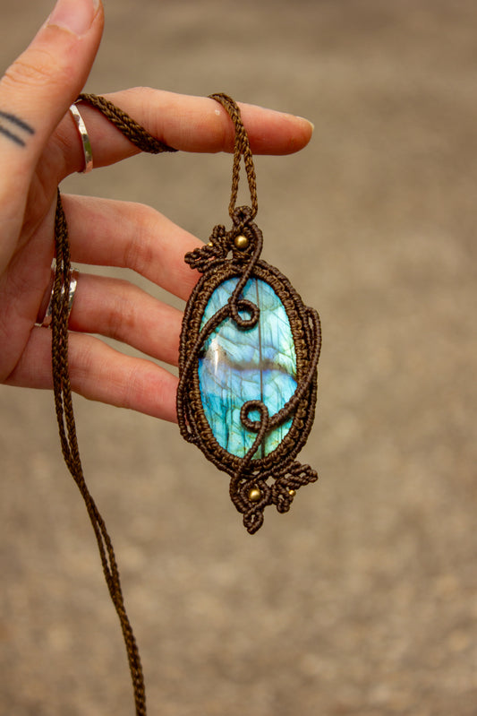 Labradorite macrame necklace