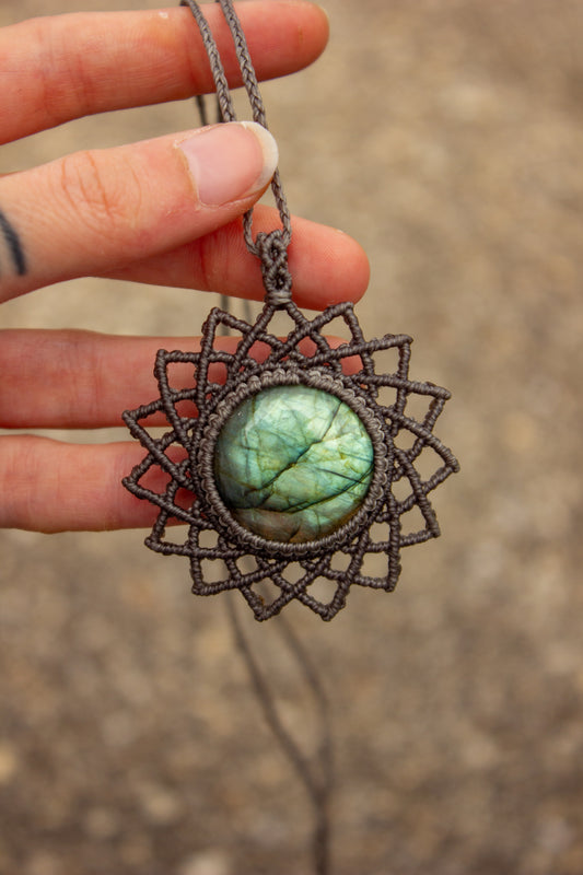 Labradorite macrame necklace