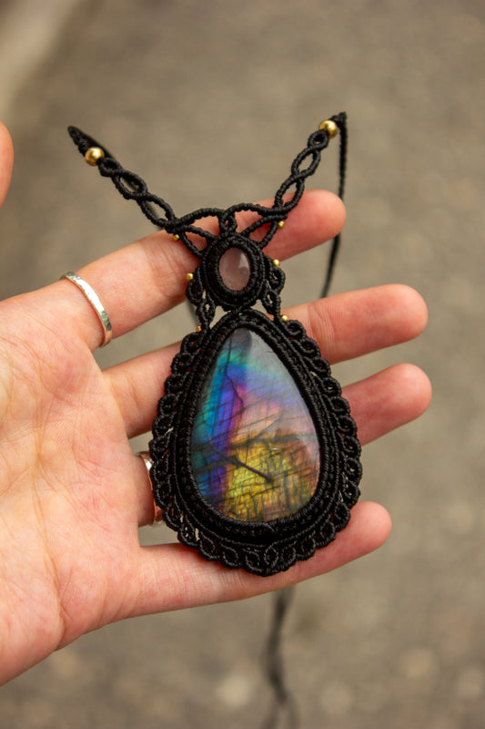 Rose Quartz & Labradorite macrame necklace