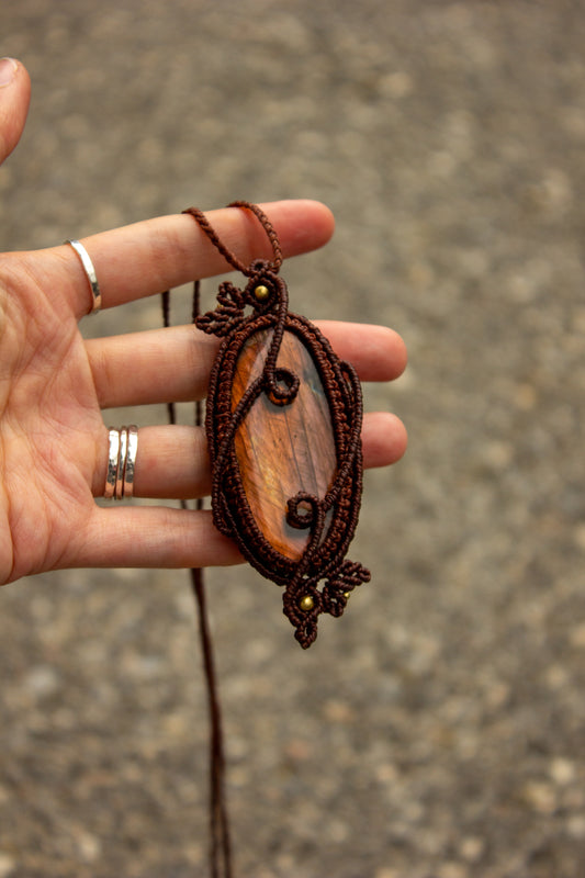Labradorite macrame necklace