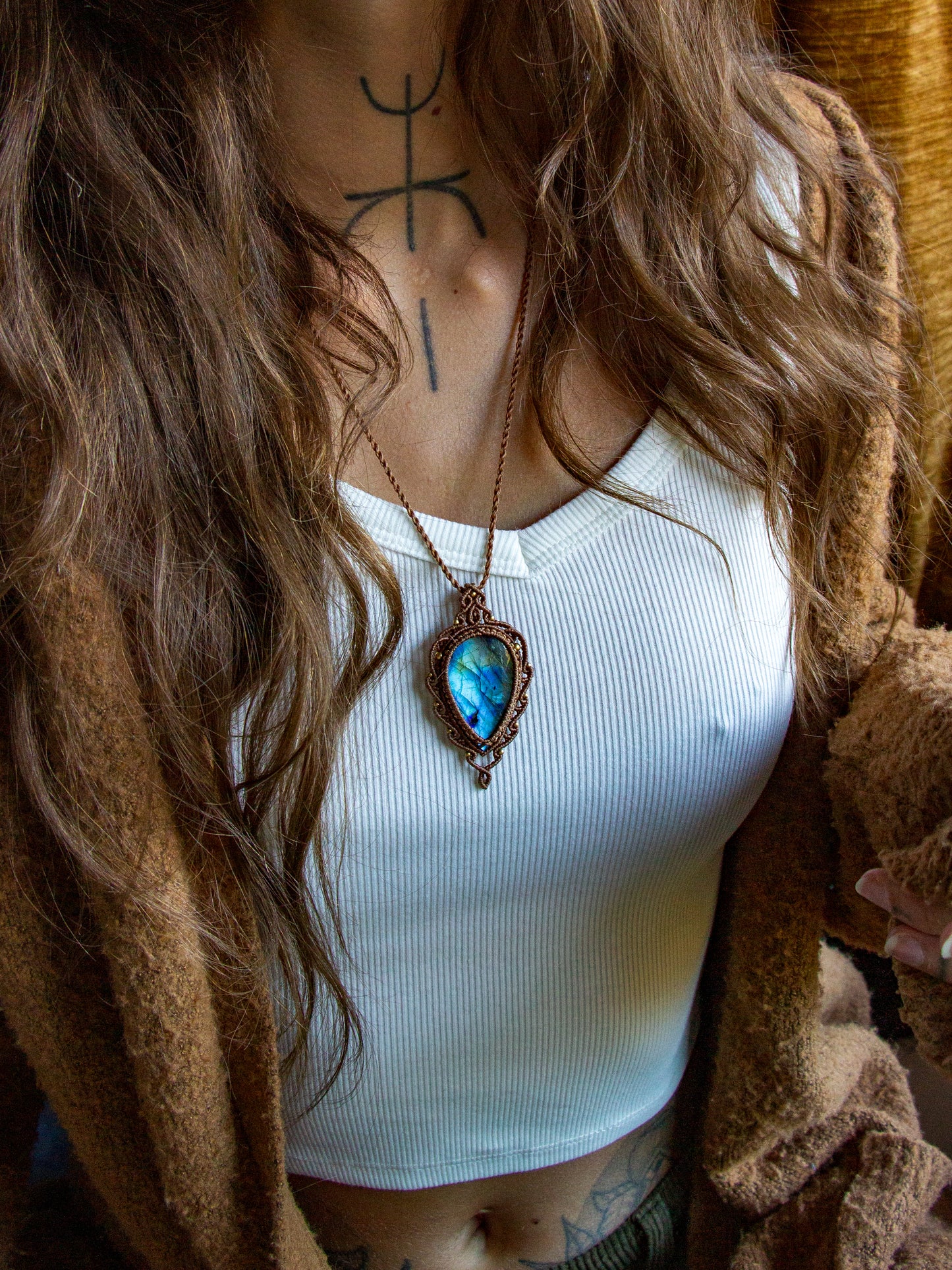 Labradorite macrame necklace