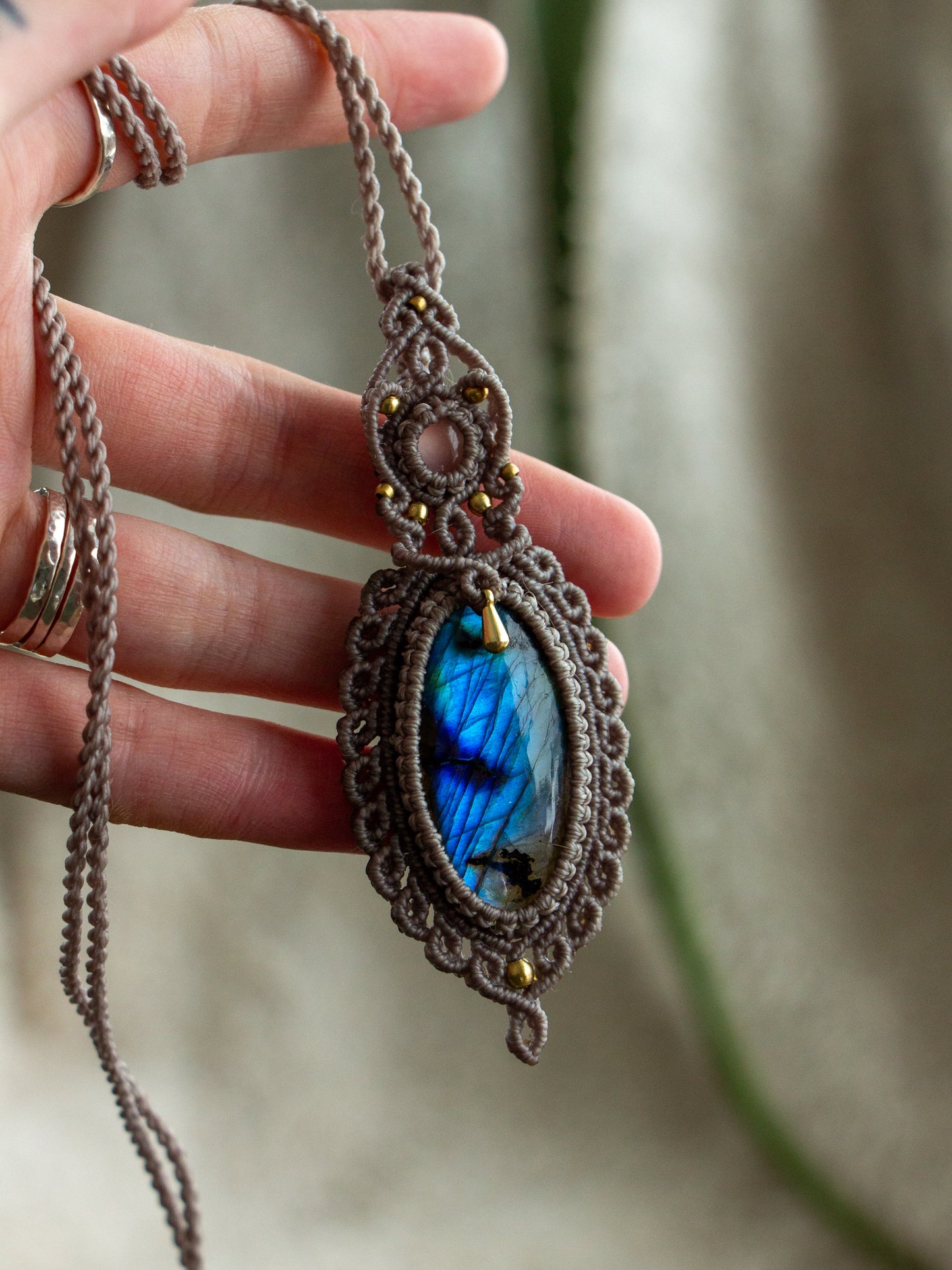 Grey Moonstone & Labradorite macrame necklace