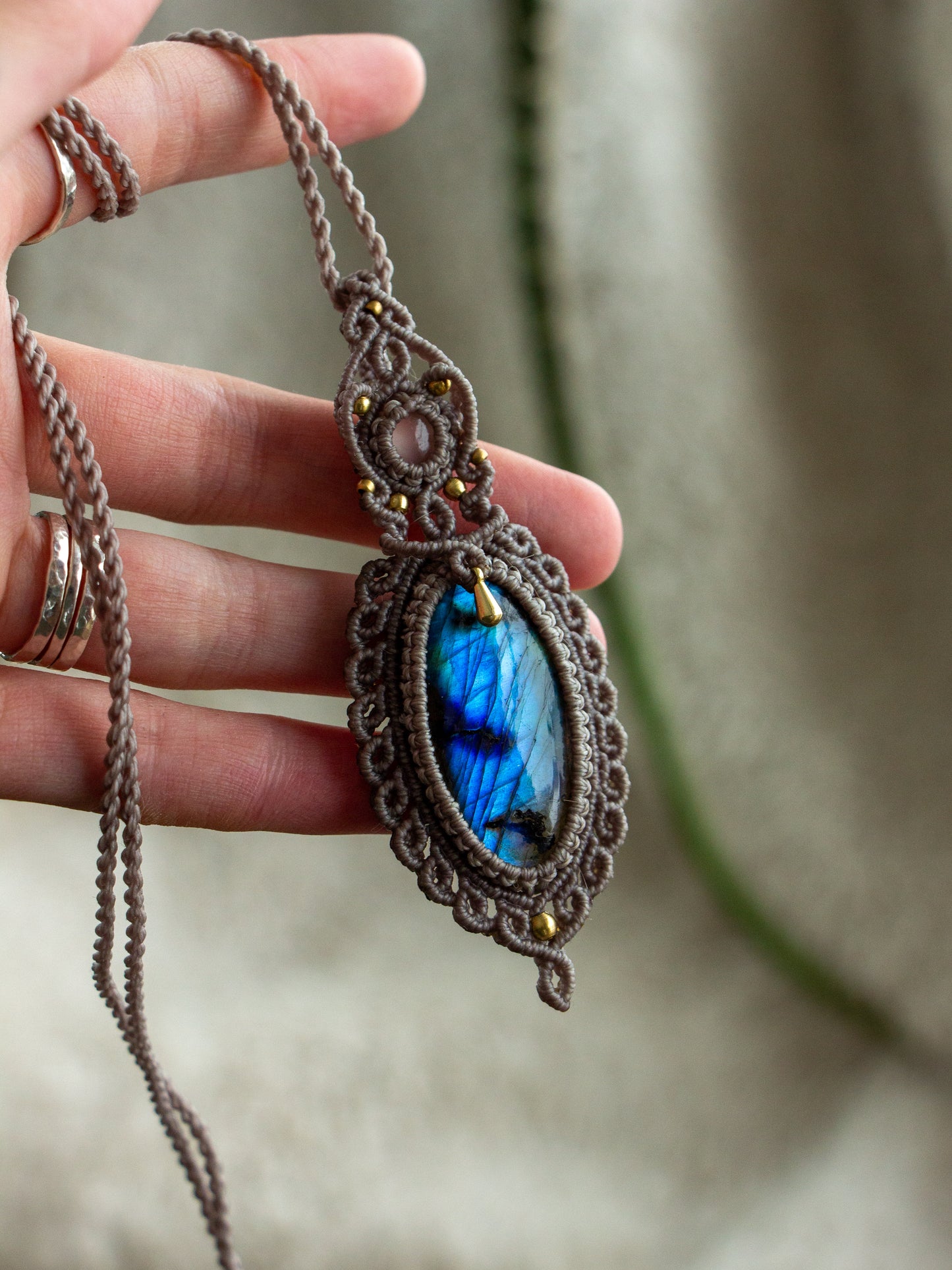 Grey Moonstone & Labradorite macrame necklace
