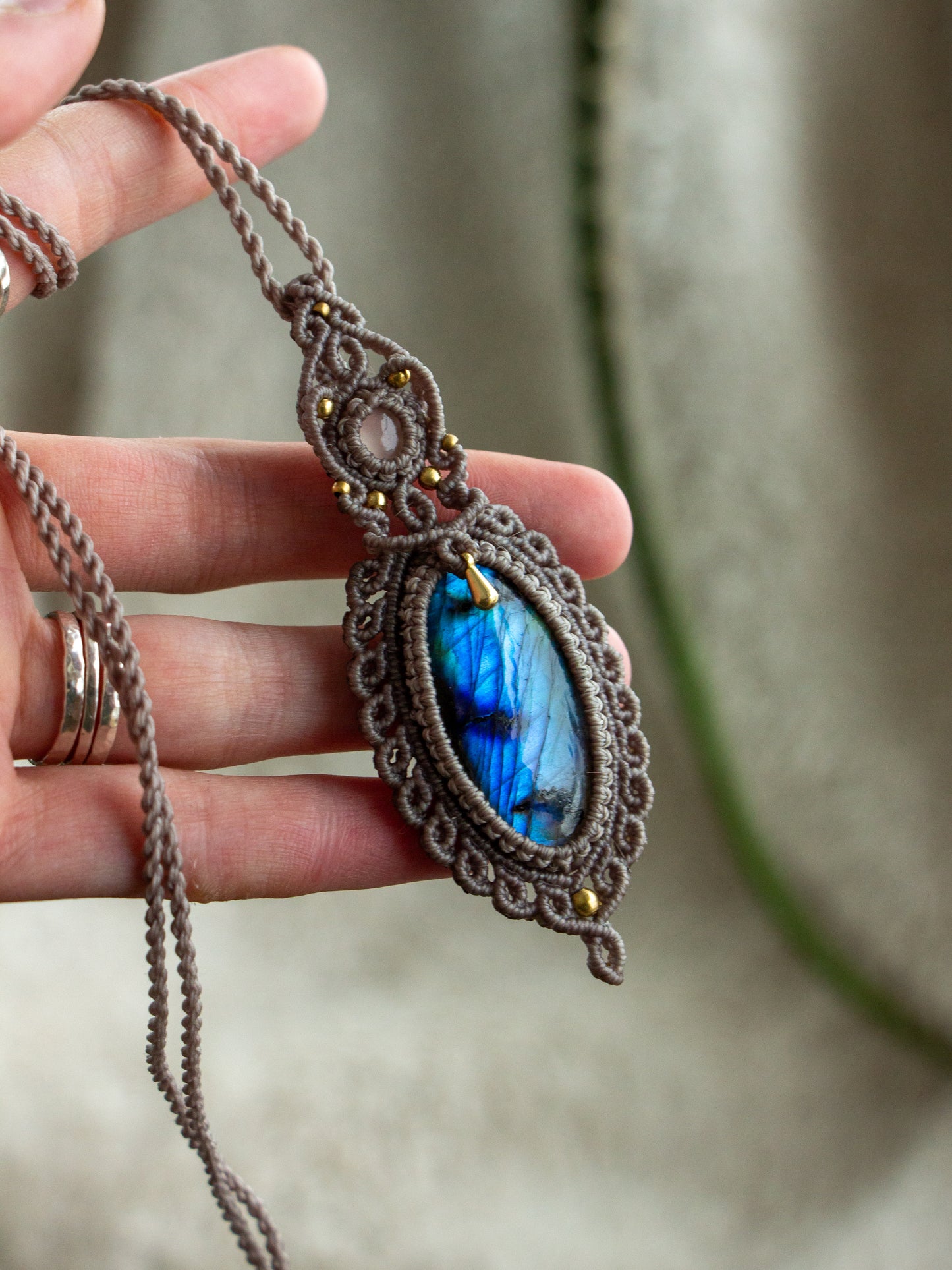 Grey Moonstone & Labradorite macrame necklace