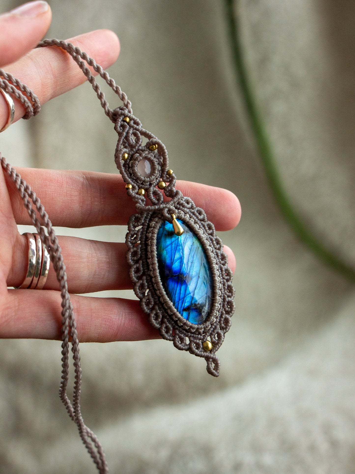 Grey Moonstone & Labradorite macrame necklace