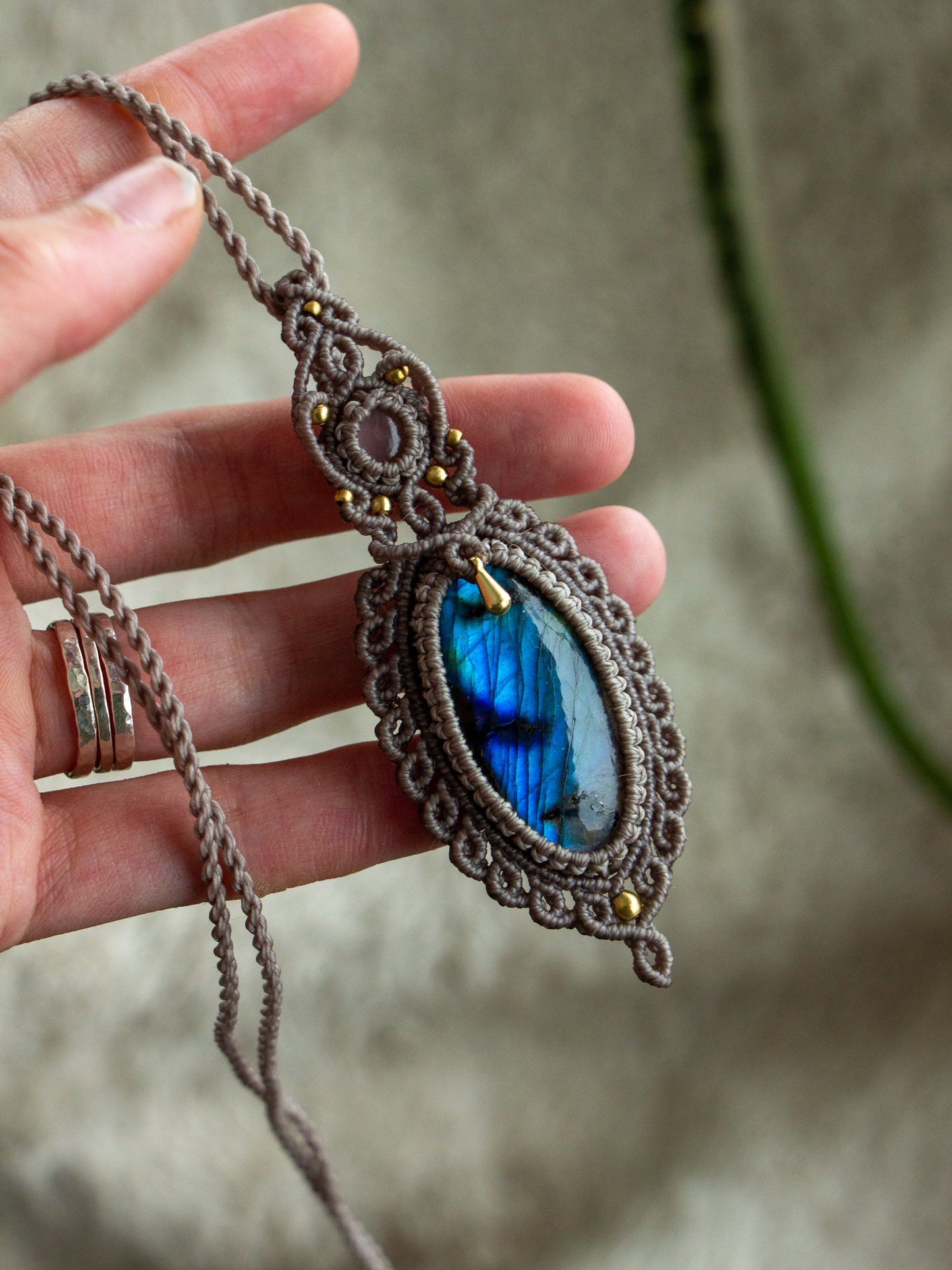 Grey Moonstone & Labradorite macrame necklace