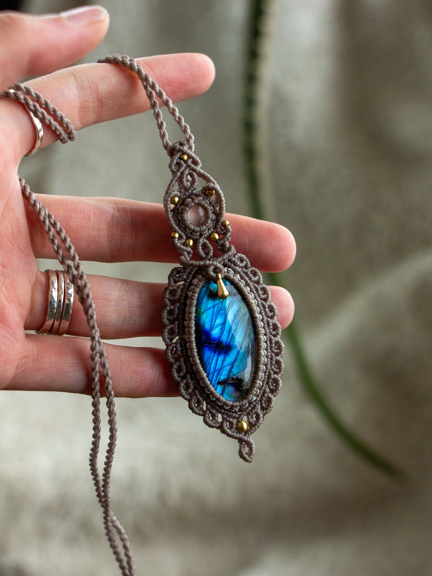 Grey Moonstone & Labradorite macrame necklace