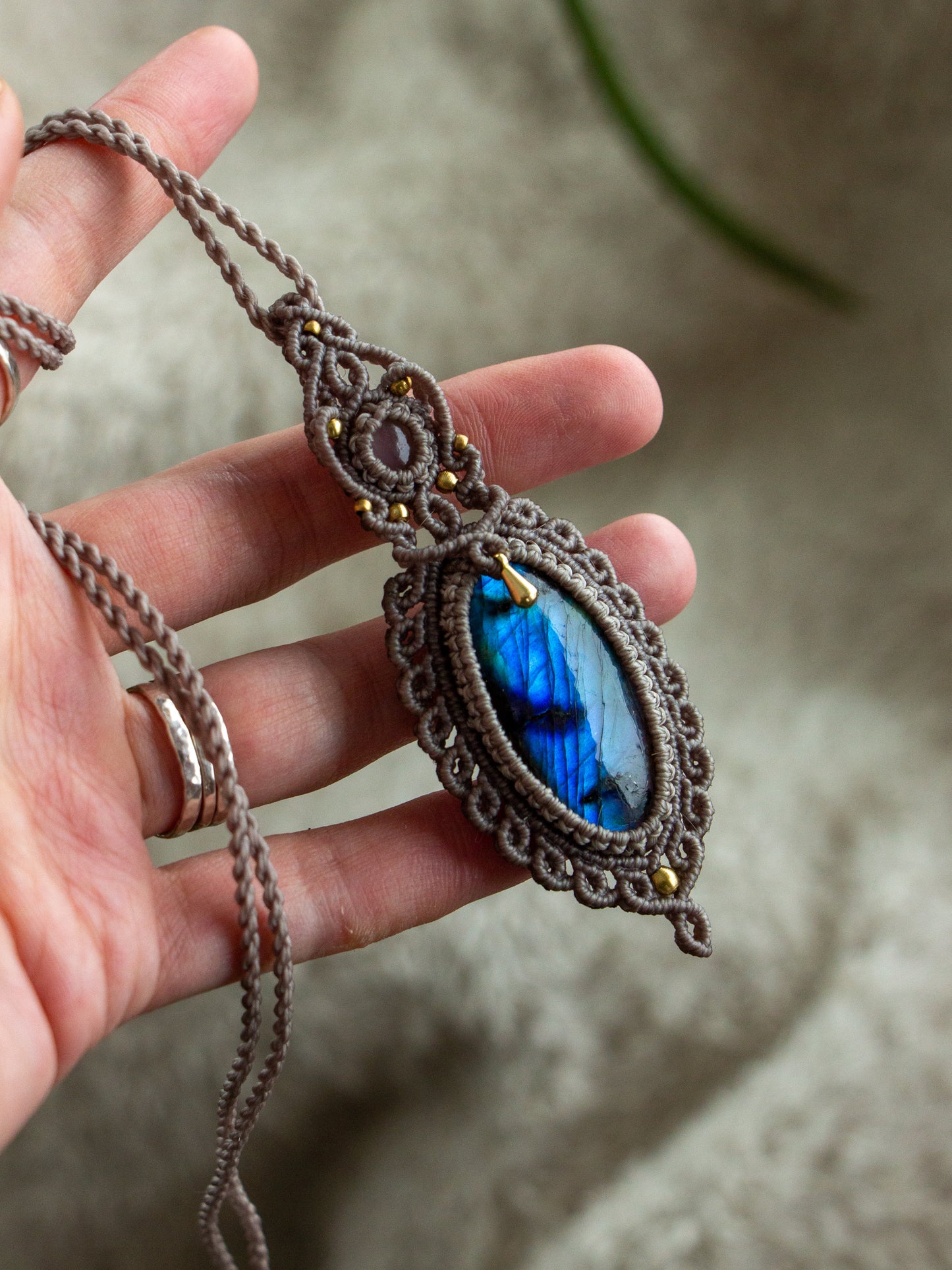 Grey Moonstone & Labradorite macrame necklace