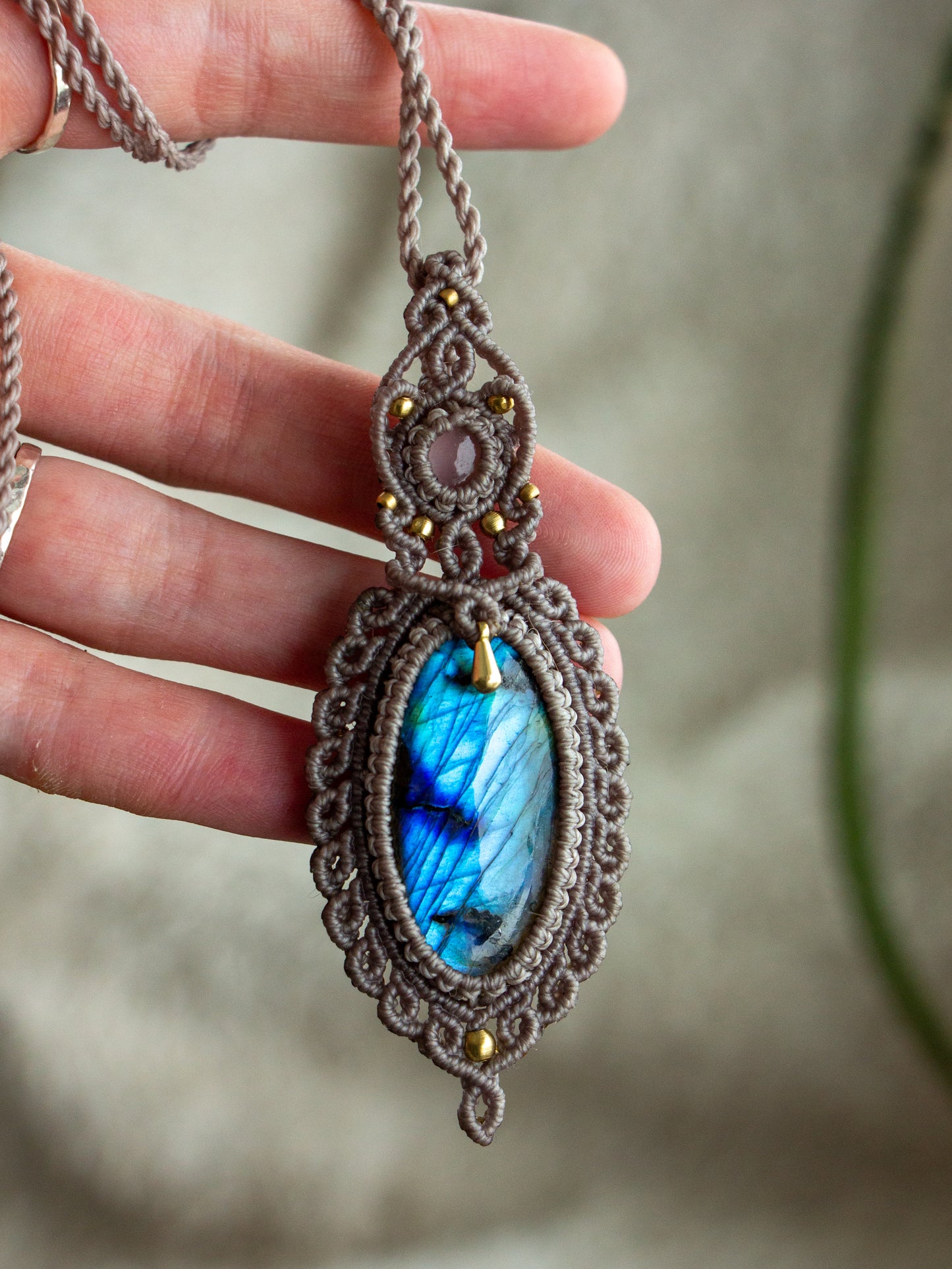Grey Moonstone & Labradorite macrame necklace