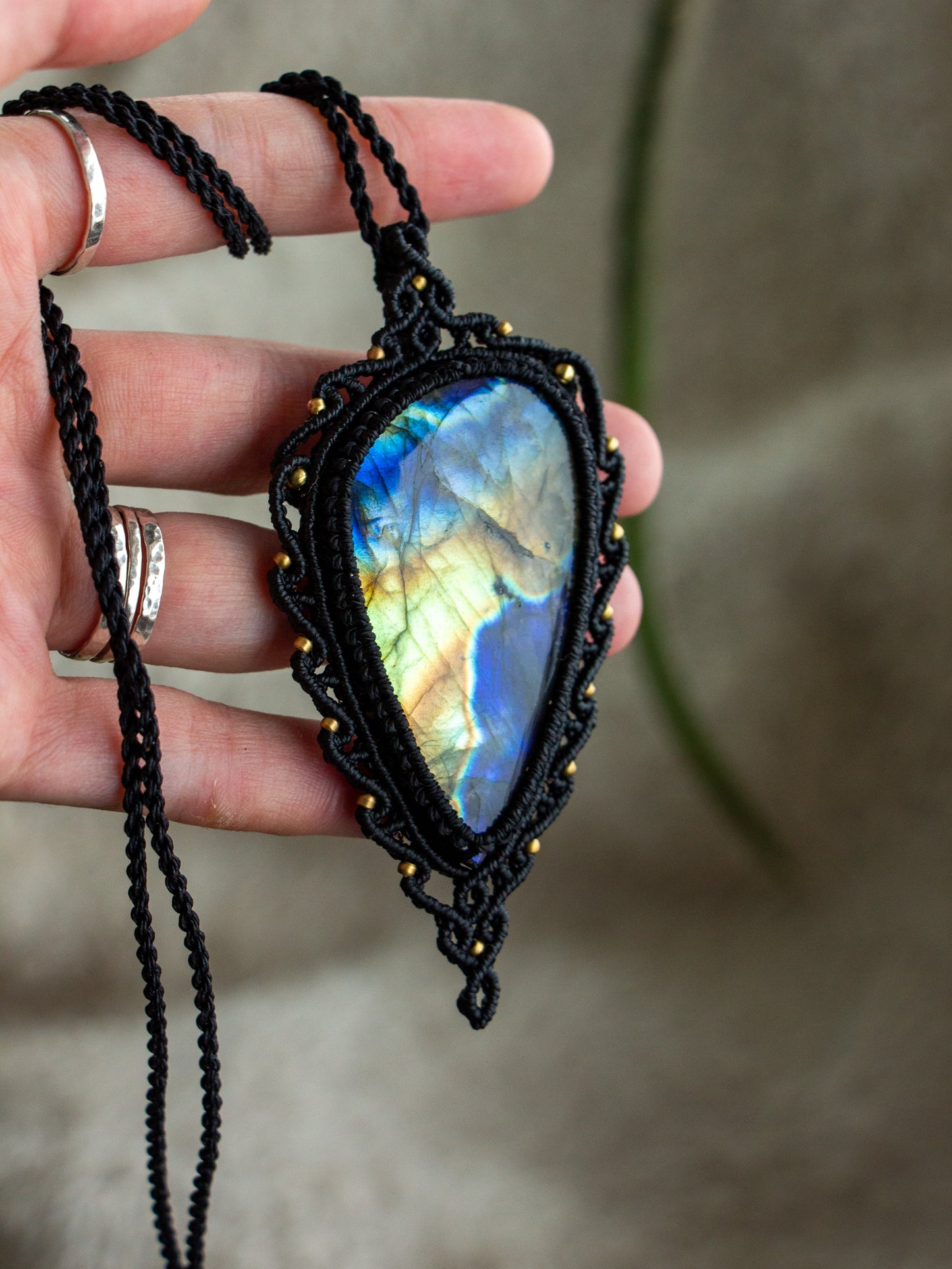 Labradorite macrame necklace
