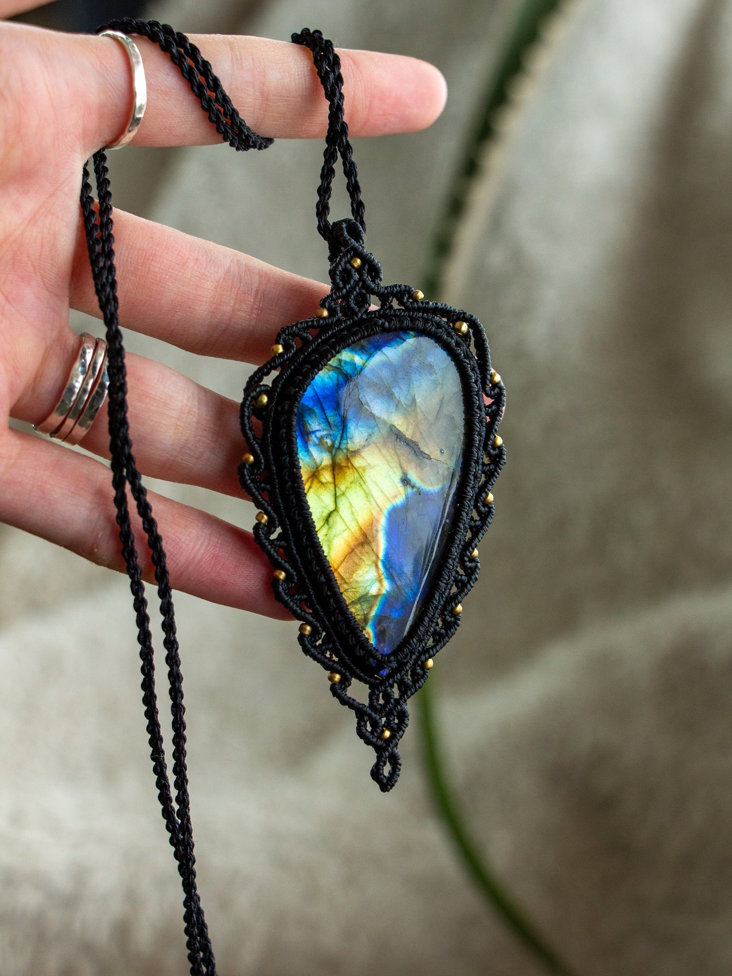 Labradorite macrame necklace