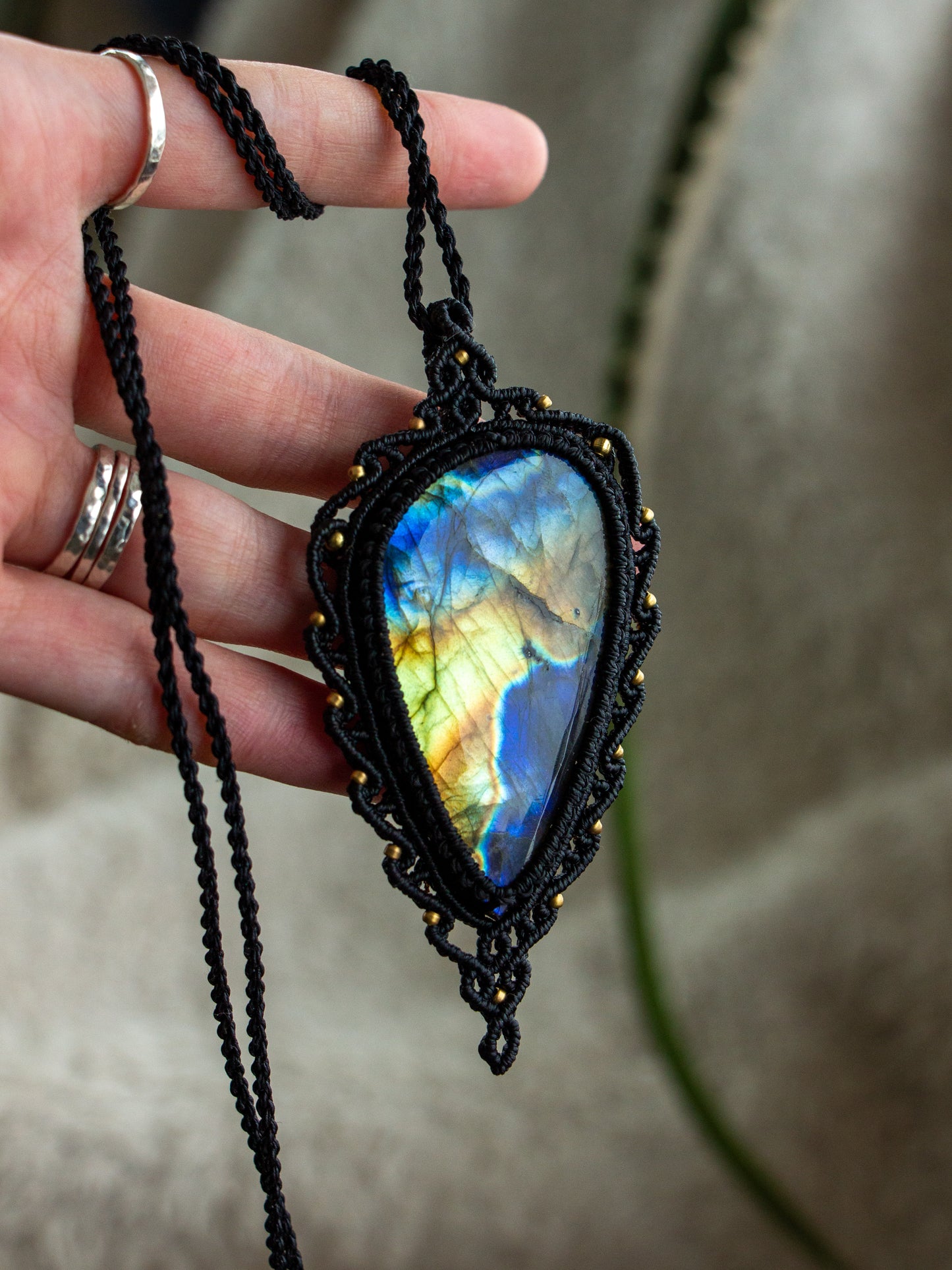Labradorite macrame necklace