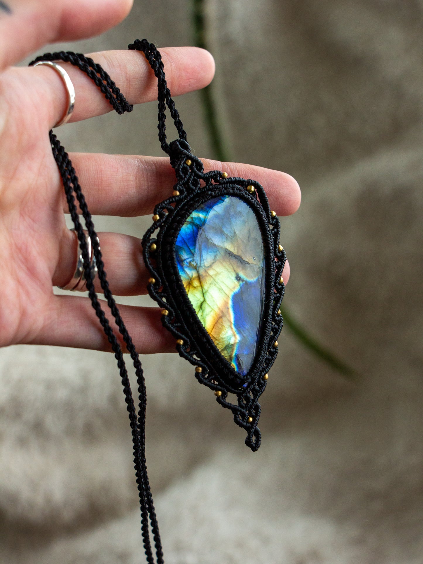 Labradorite macrame necklace