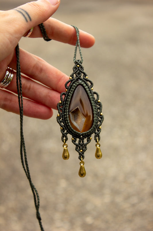 Druzy Onyx macrame necklace