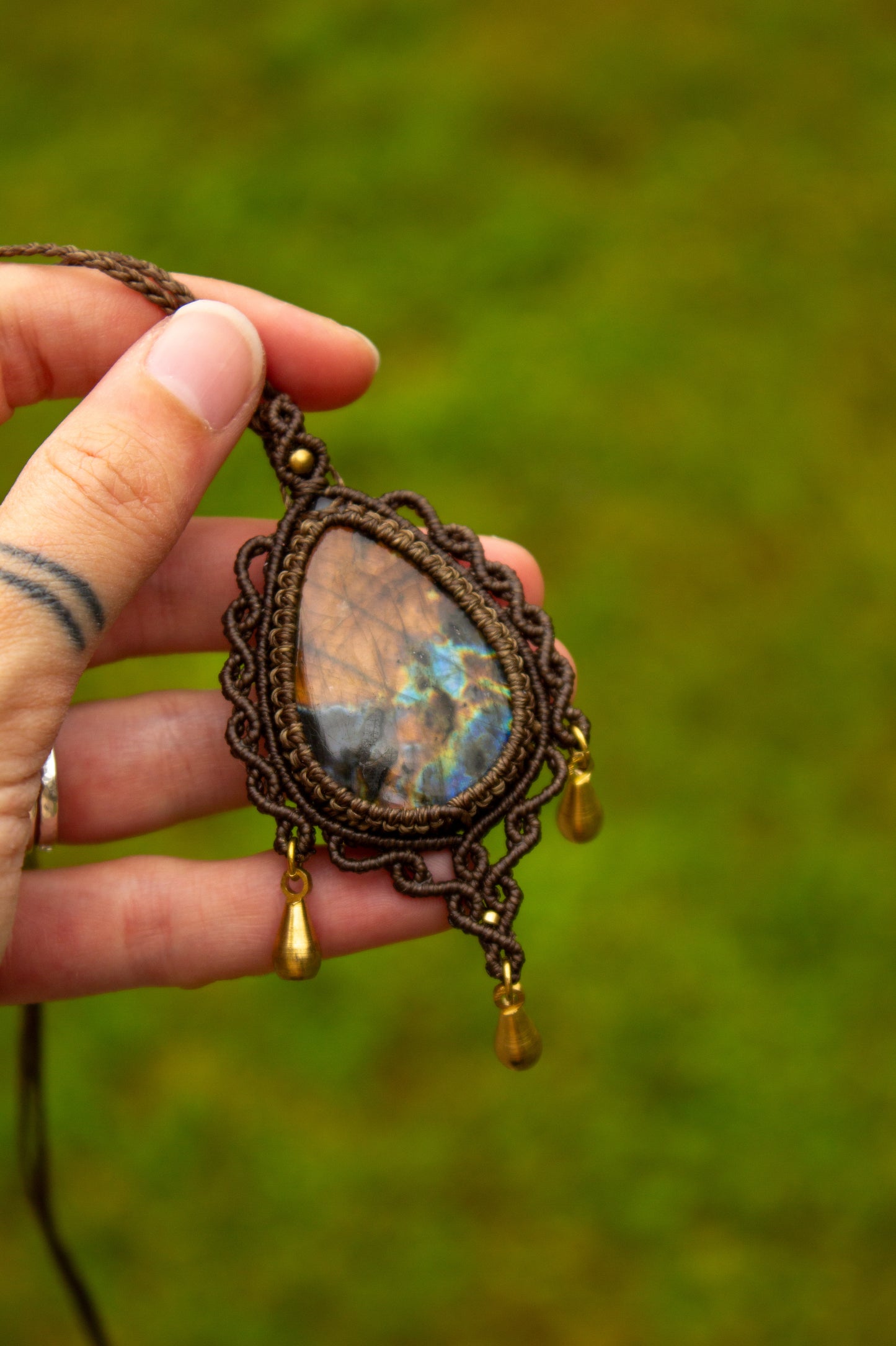 Labradorite macrame necklace