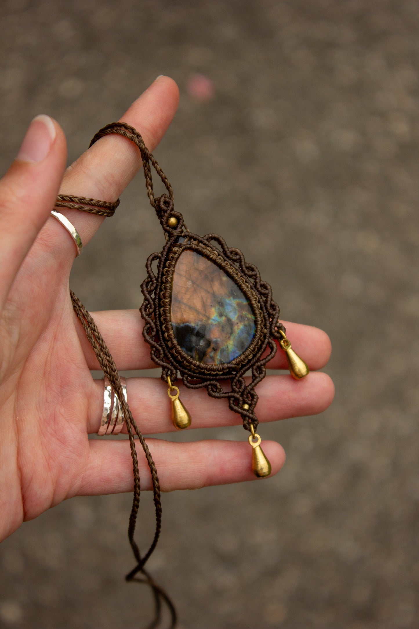 Labradorite macrame necklace