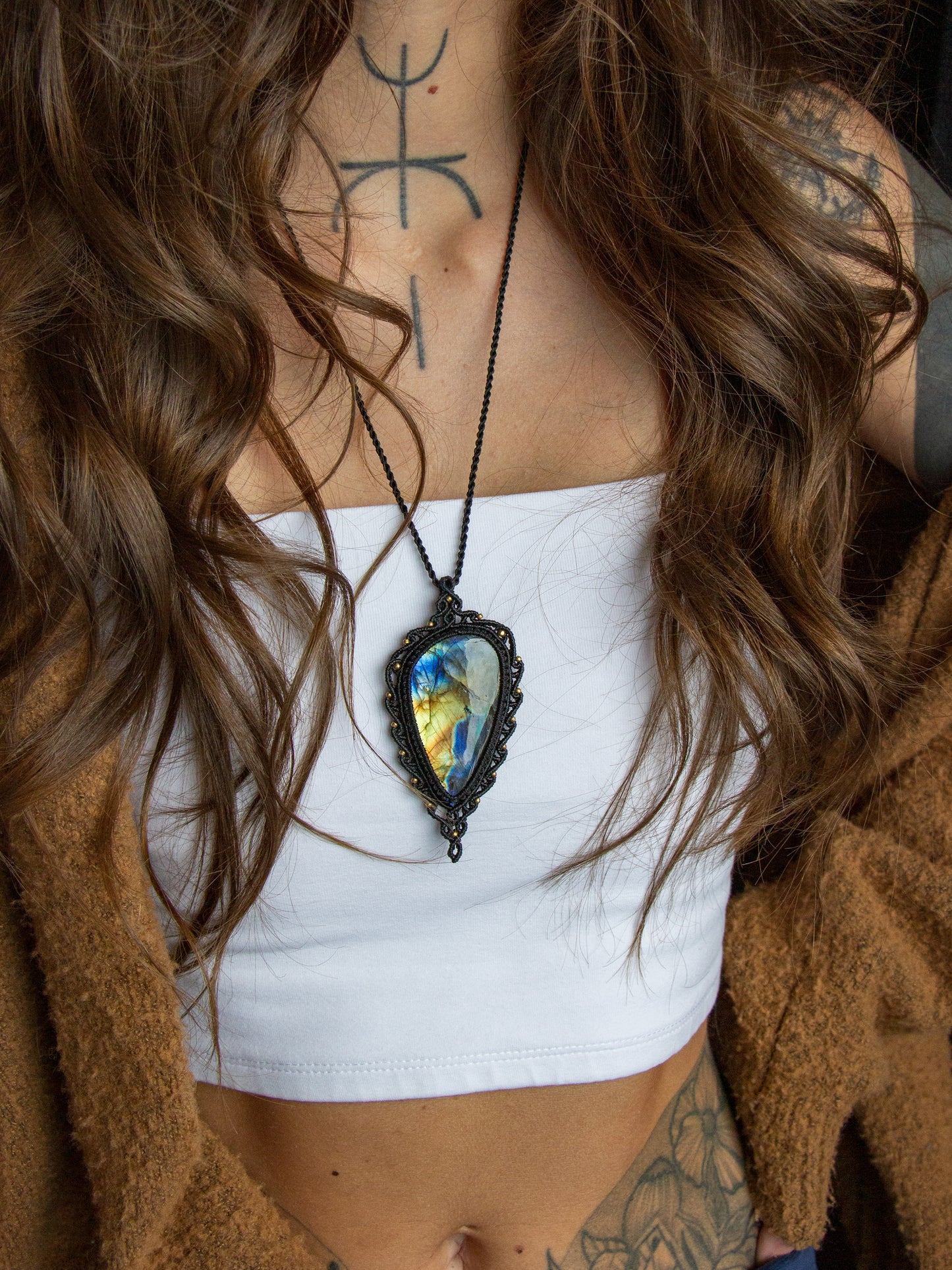 Labradorite macrame necklace