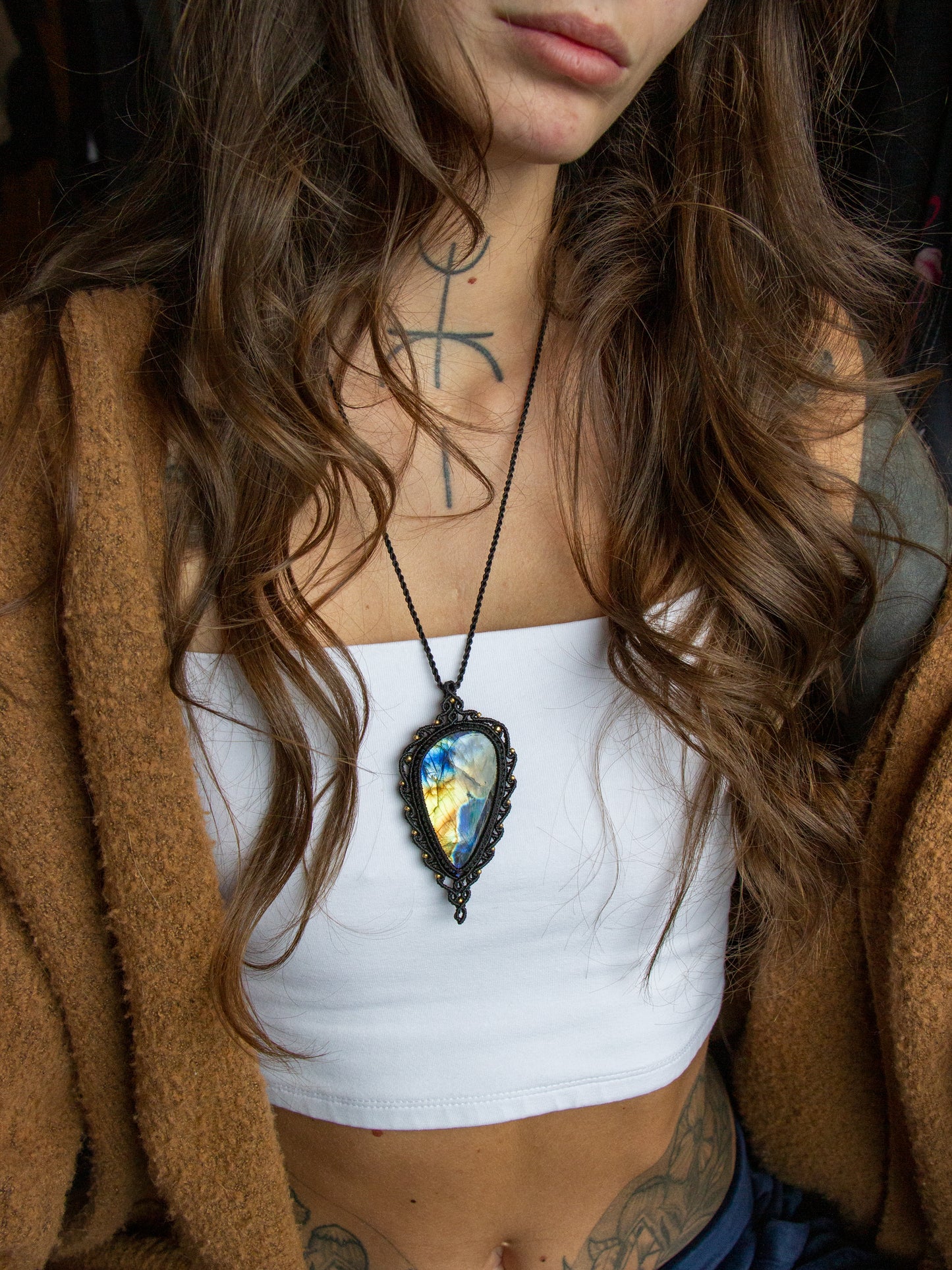Labradorite macrame necklace
